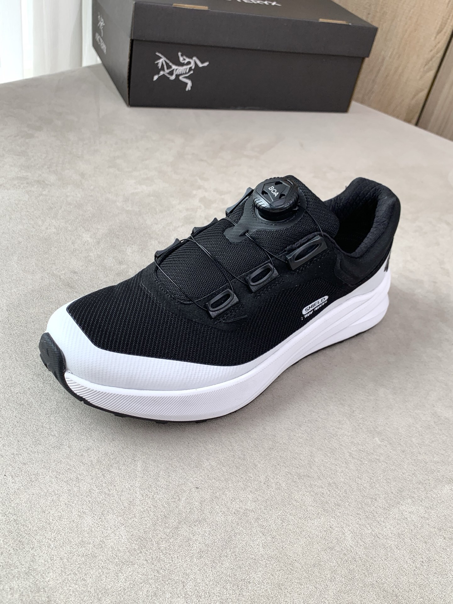 Descente Dualis G BOA Trail Runners Black/White