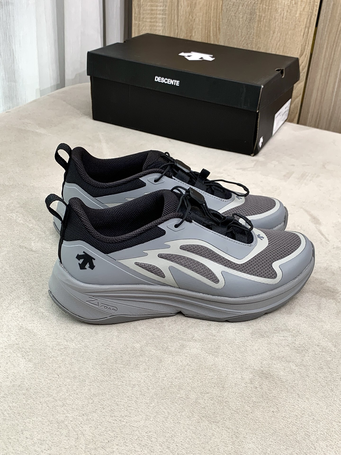 Descente LAVITATE Cushion Run Shoes Grey