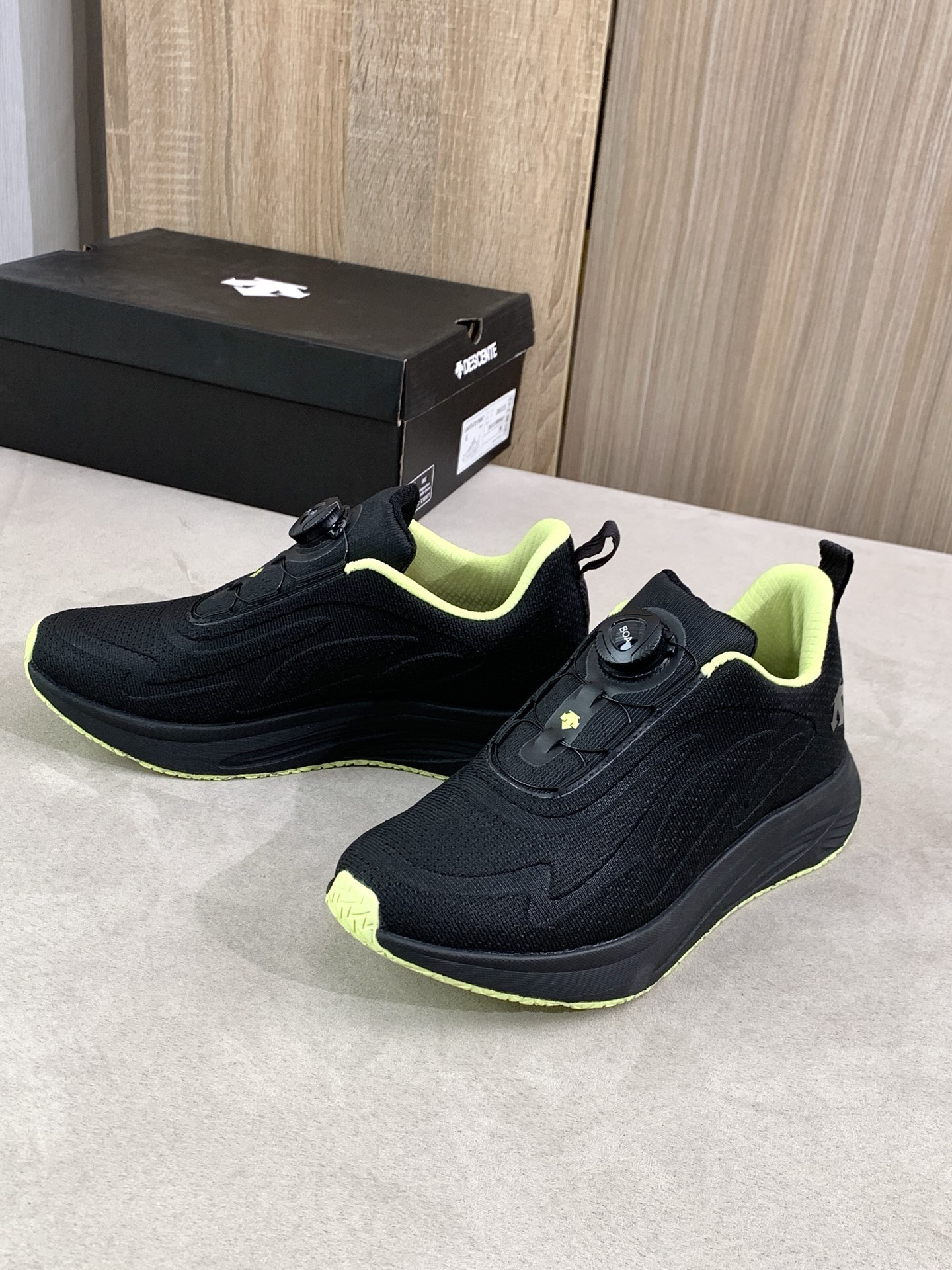 Descente BOA Training Sneakers Black/Neon