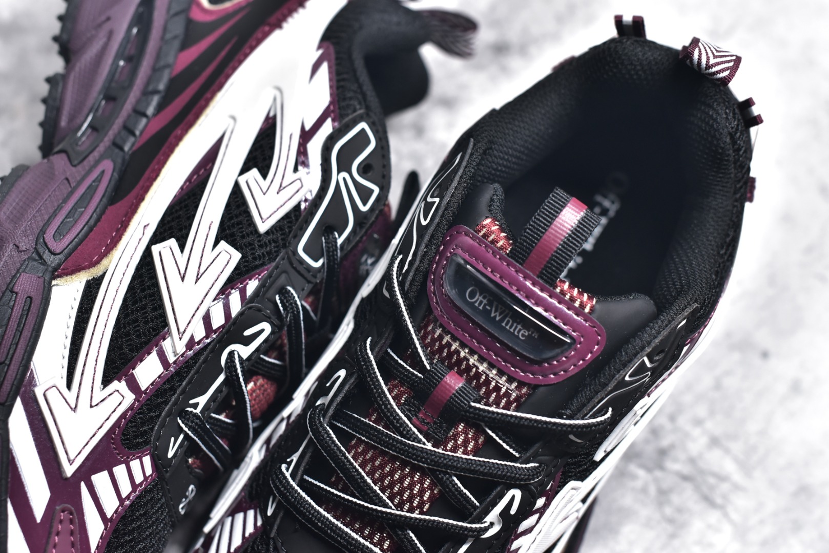 Off-White Arrow Runner Sneakers Purple