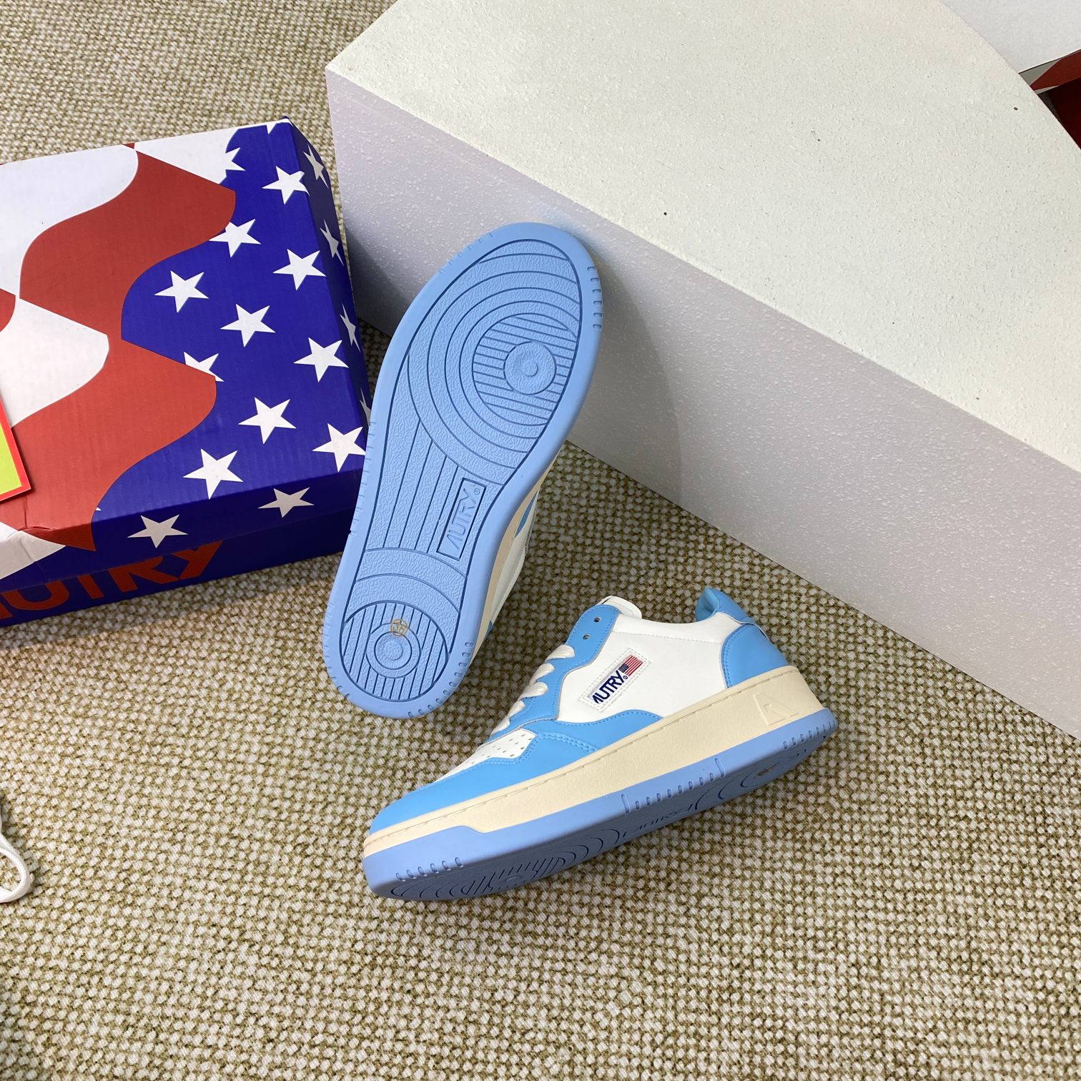Autry Leather Court Sneakers Blue/White
