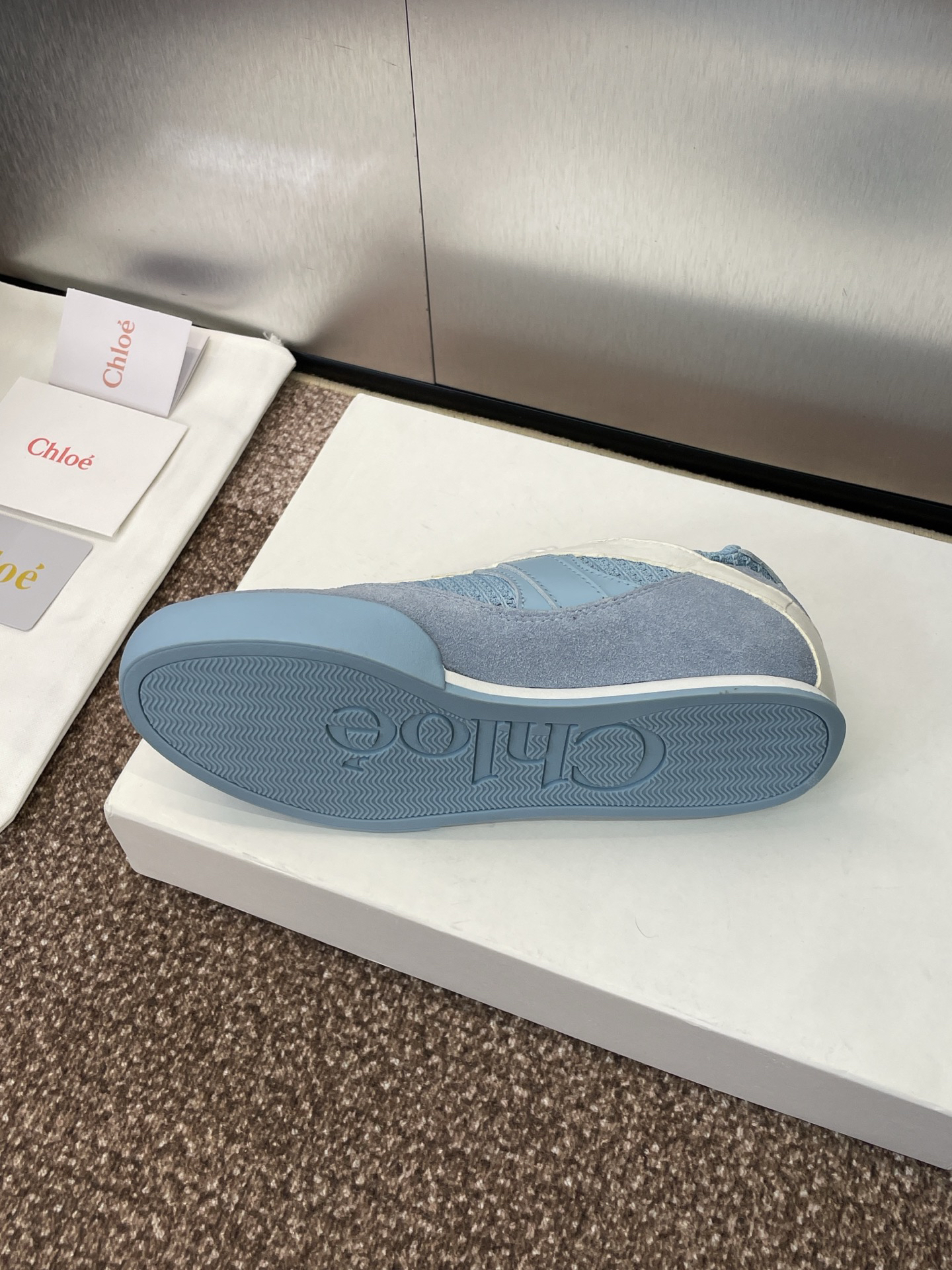 Chloe Low-Top Retro Runner Sneakers Blue