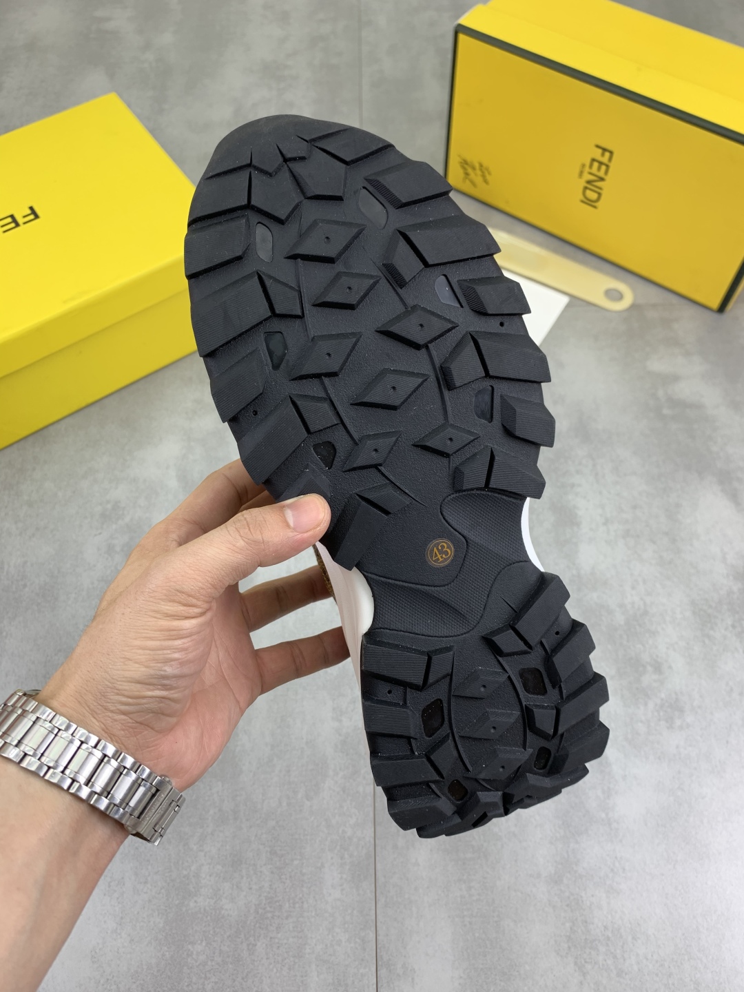 Fendi FF Logo Low-Top Sneakers Brown