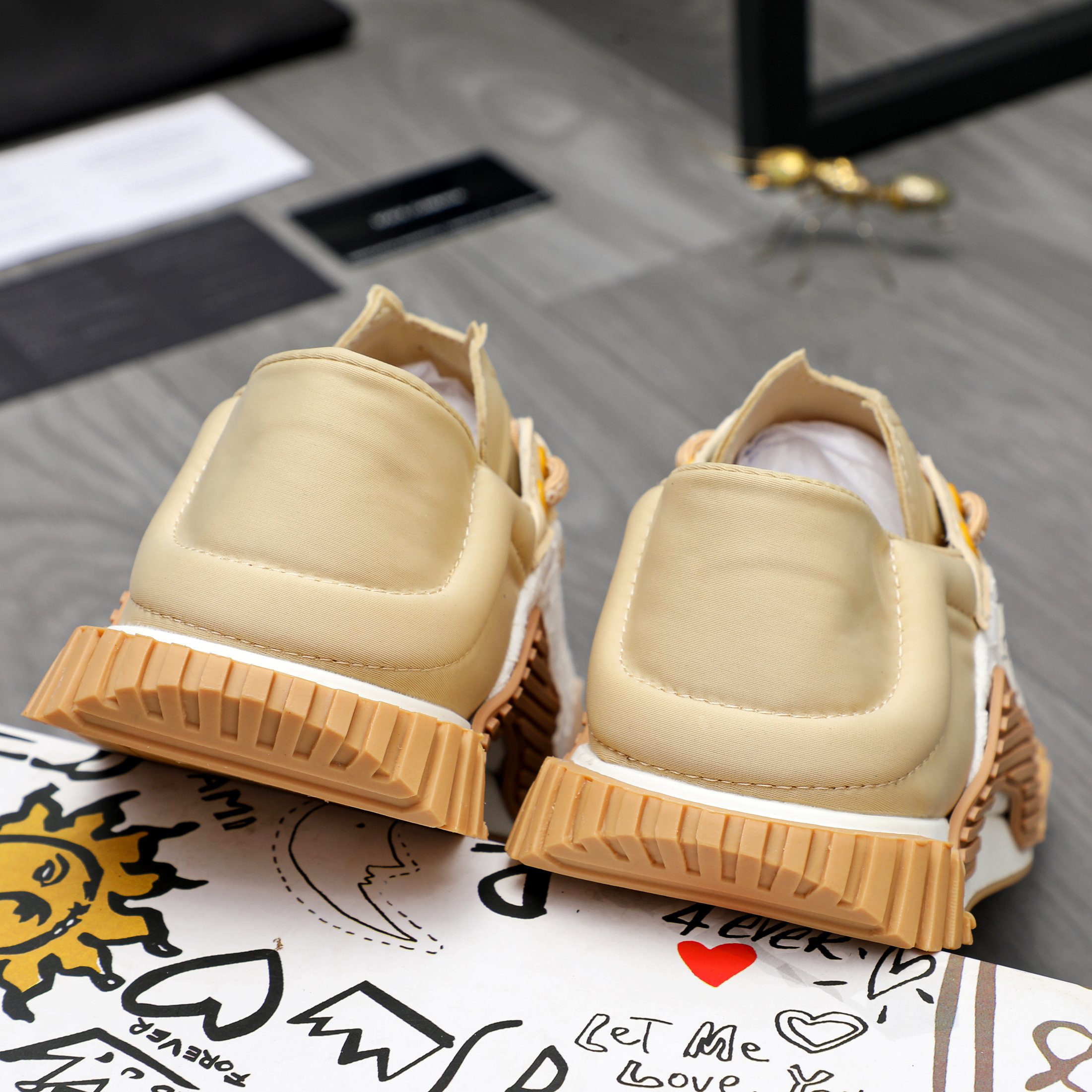 Dolce & Gabbana Lace Sneaker Beige