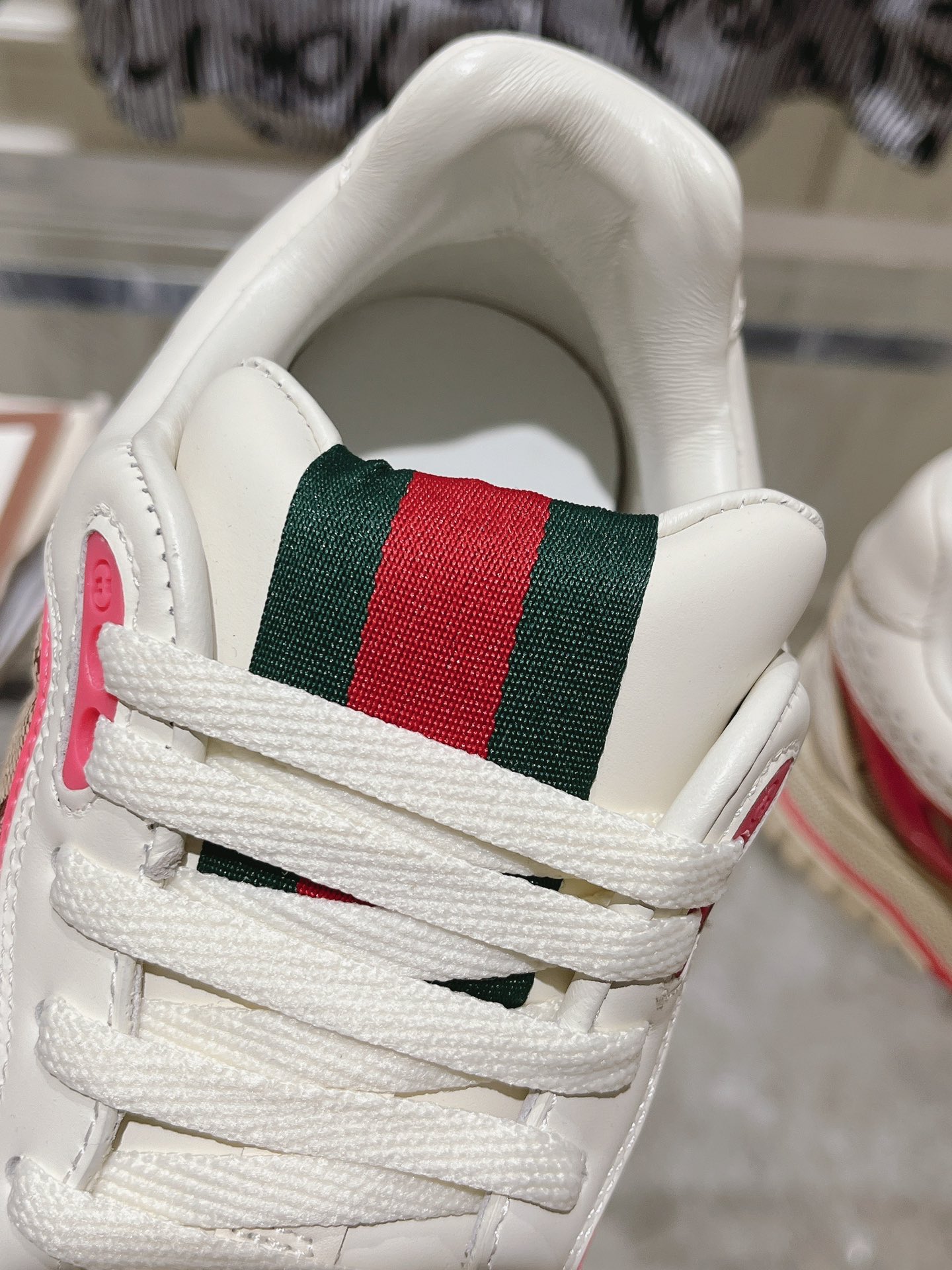 Gucci Vintage GG Sneakers White/Pink