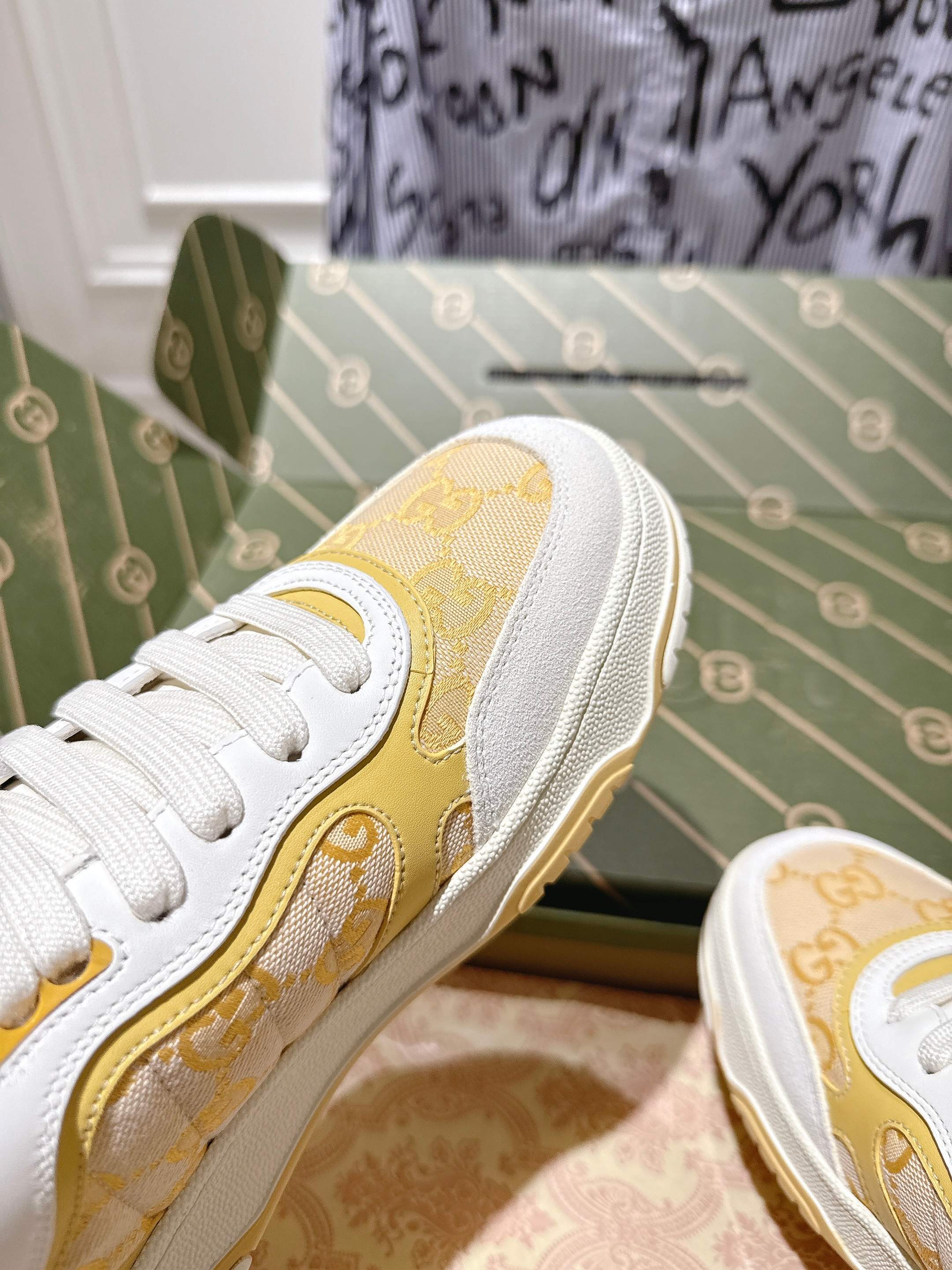 Gucci Vintage Distressed Sneakers White/Gold