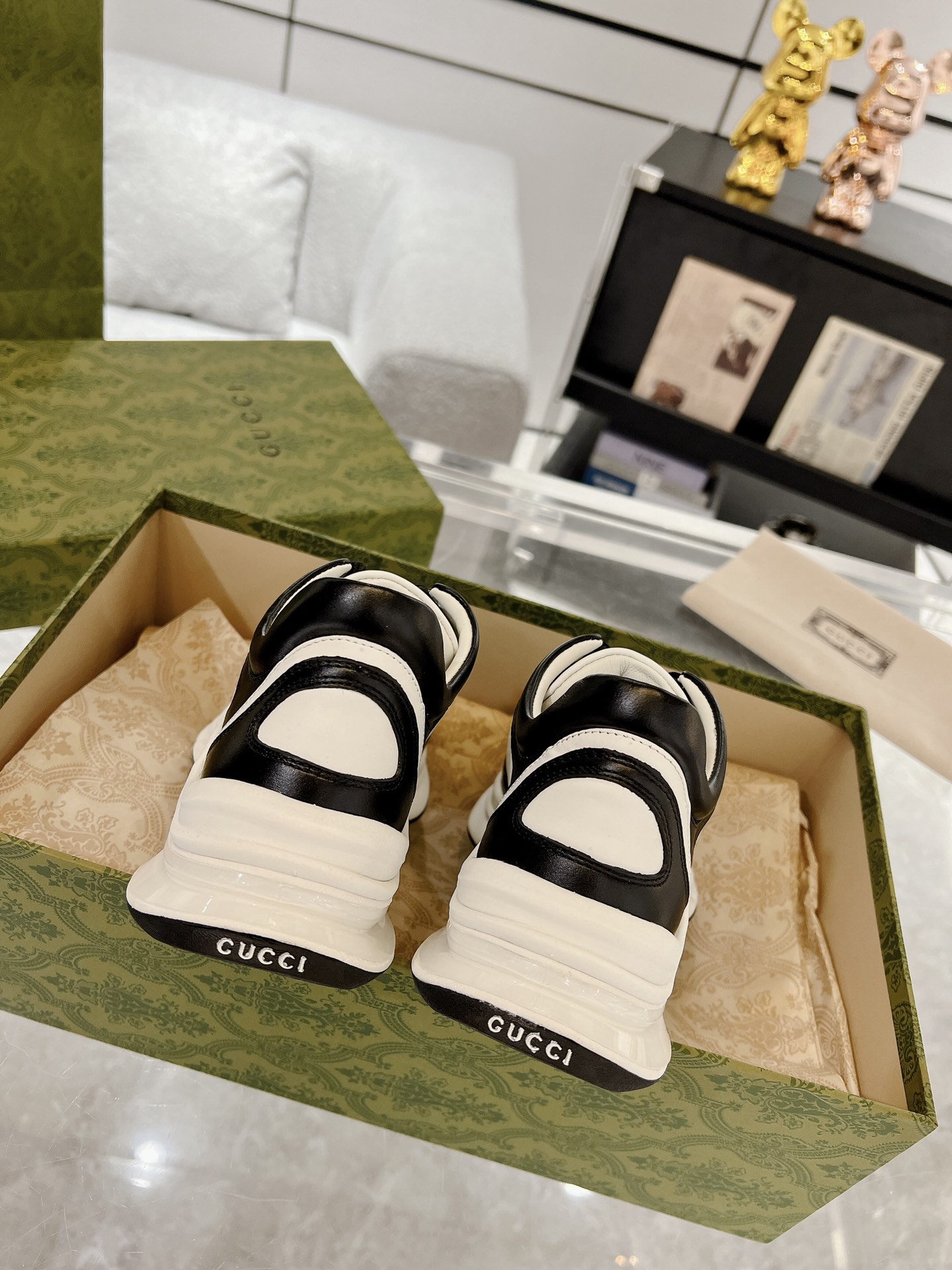Gucci 22SS Dad Sneakers Black/White