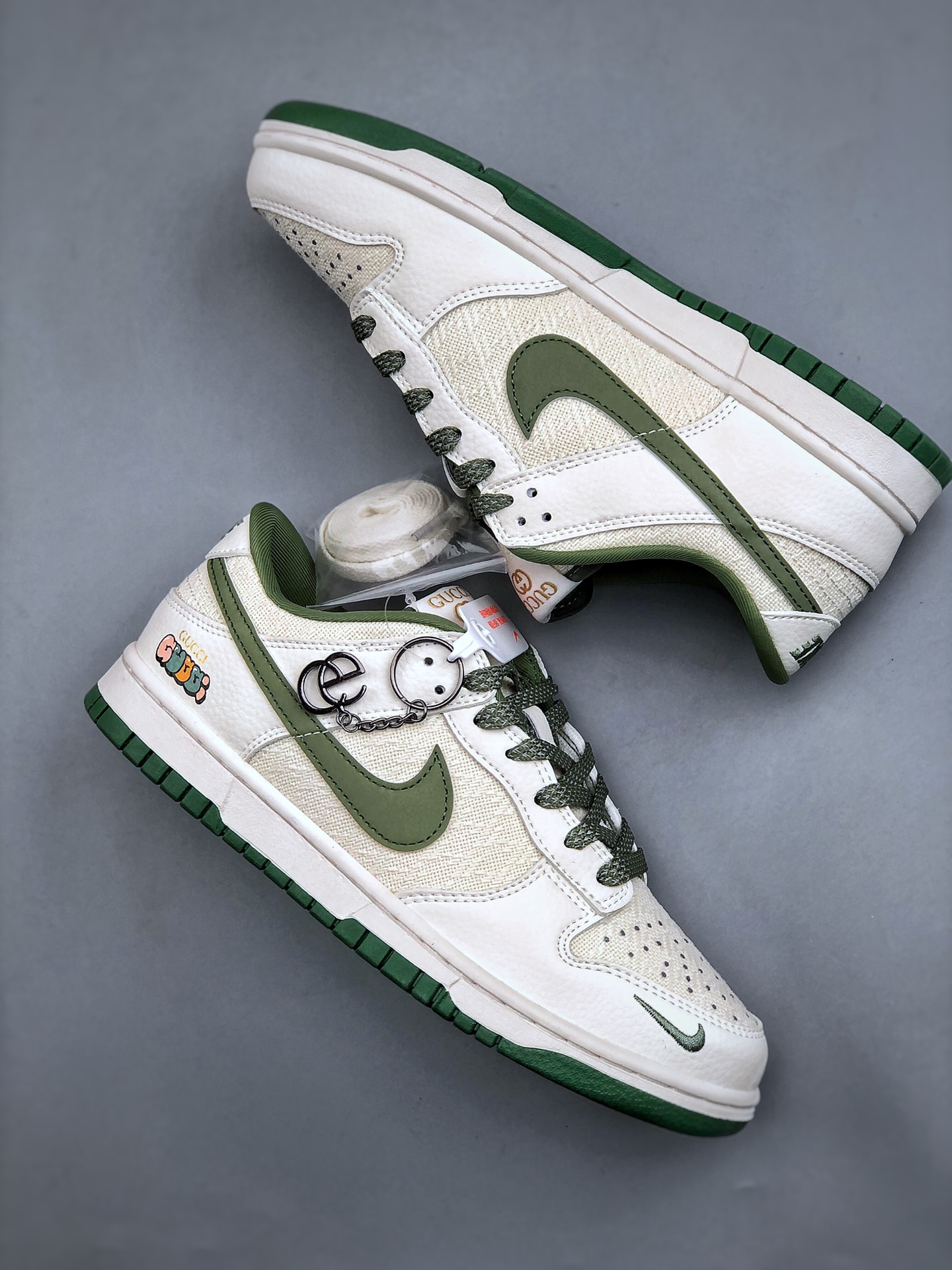 Nike Dunk Low Canvas Sneaker Off-White/Green