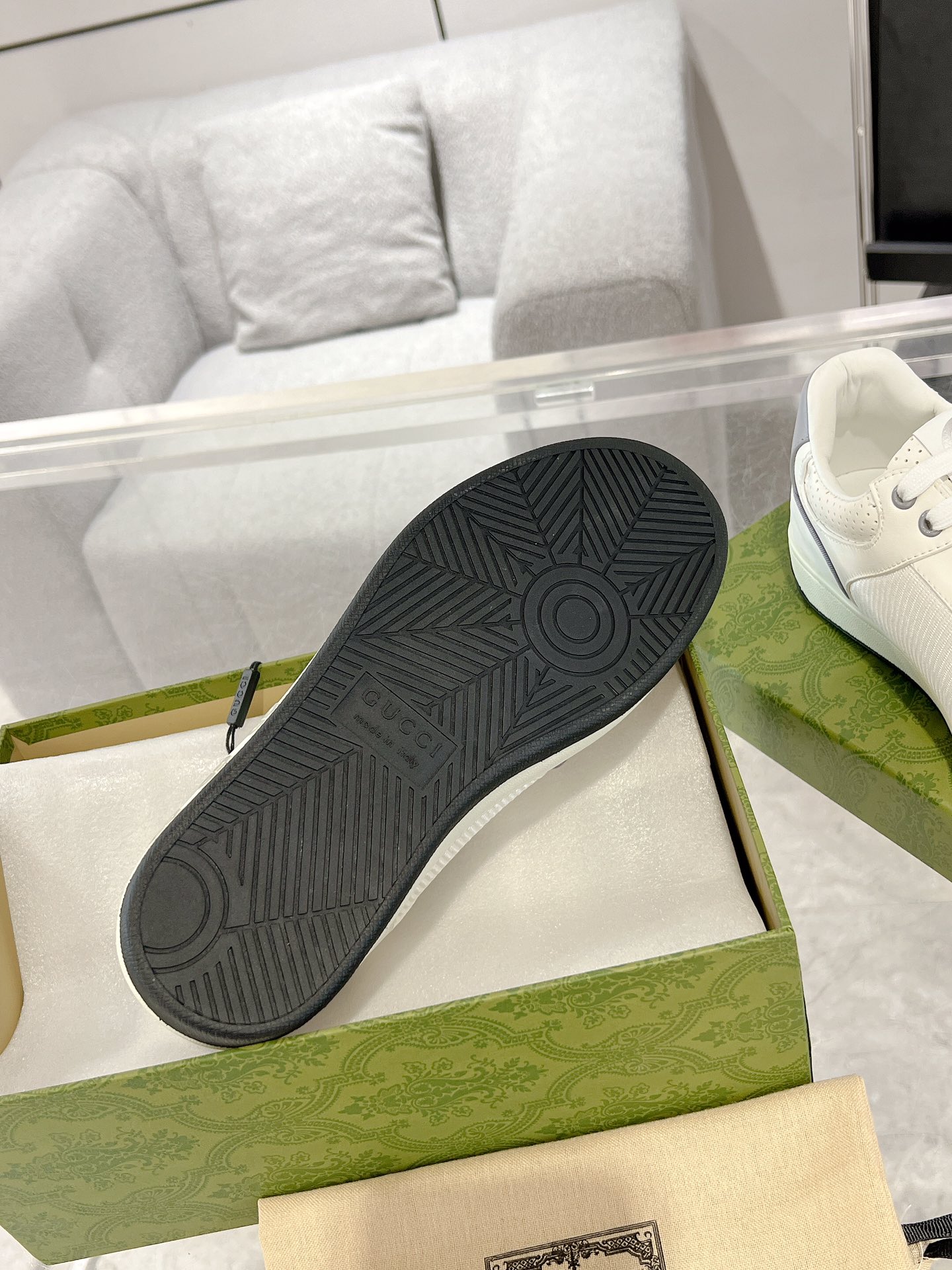 Gucci Interlocking GG Retro Sneakers White/Gray