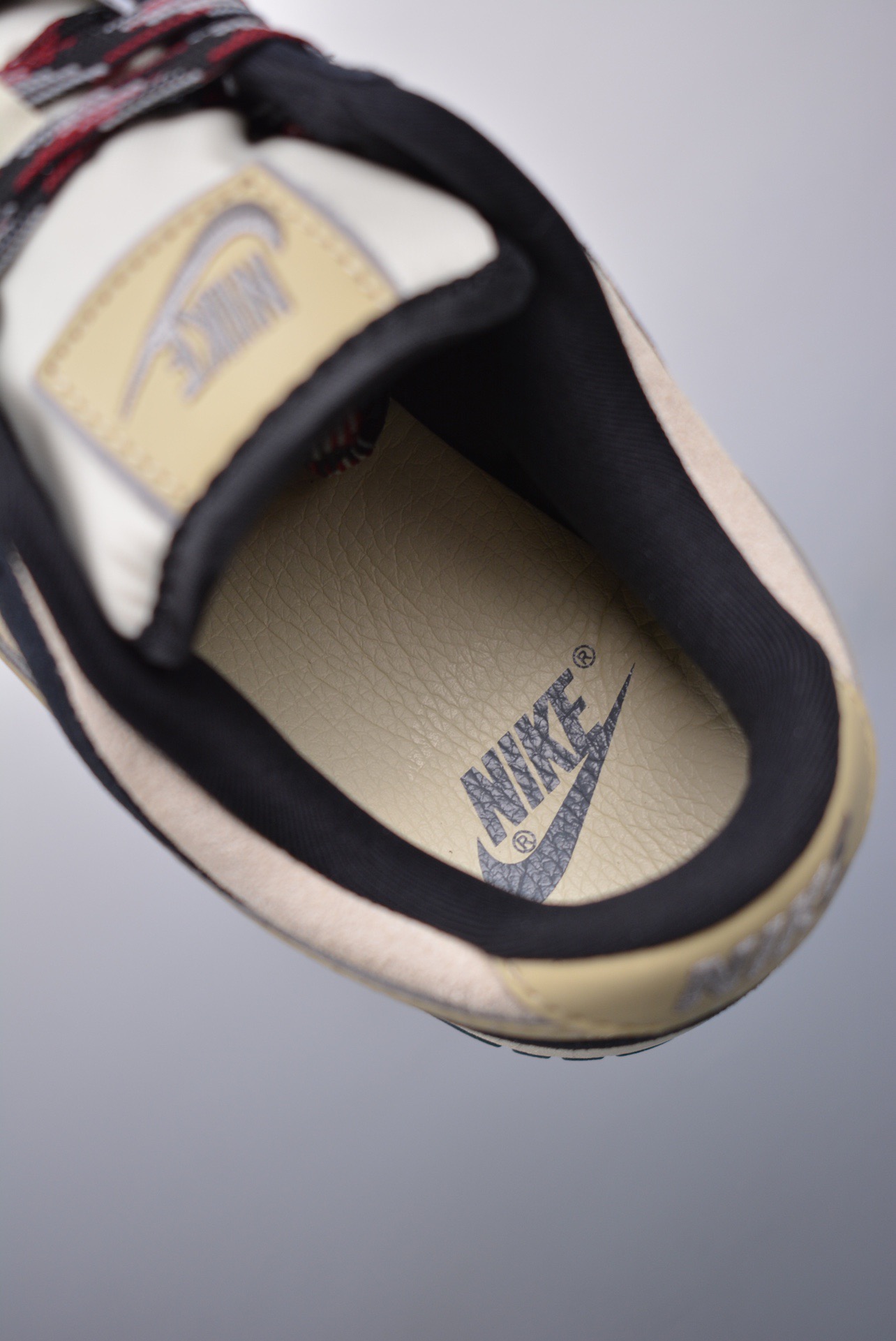 Nike SB Dunk Low Suede Grey Black