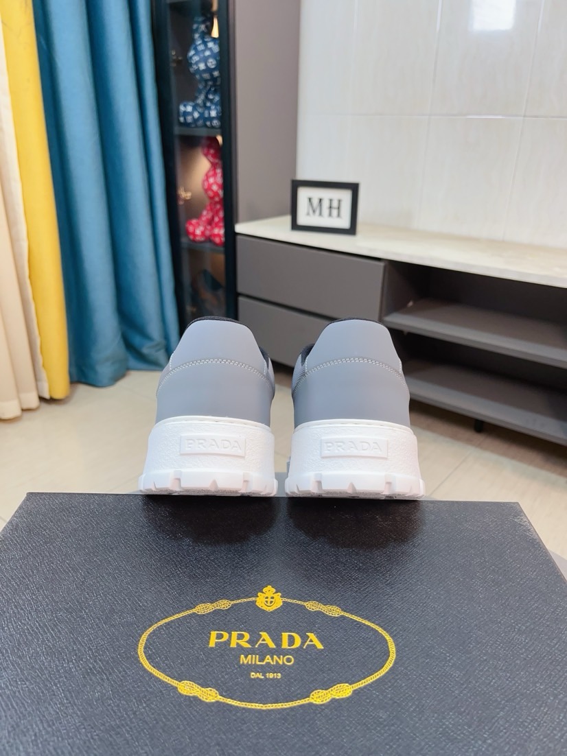 Prada Logo Low-Top Sneakers Black