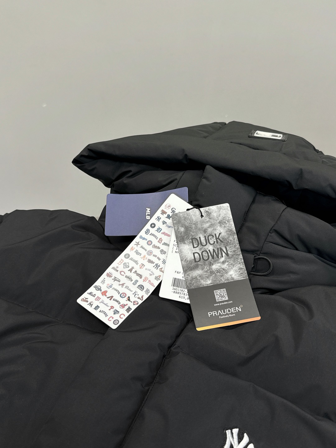 MLB NY Yankees Long Hooded Down Coat Black