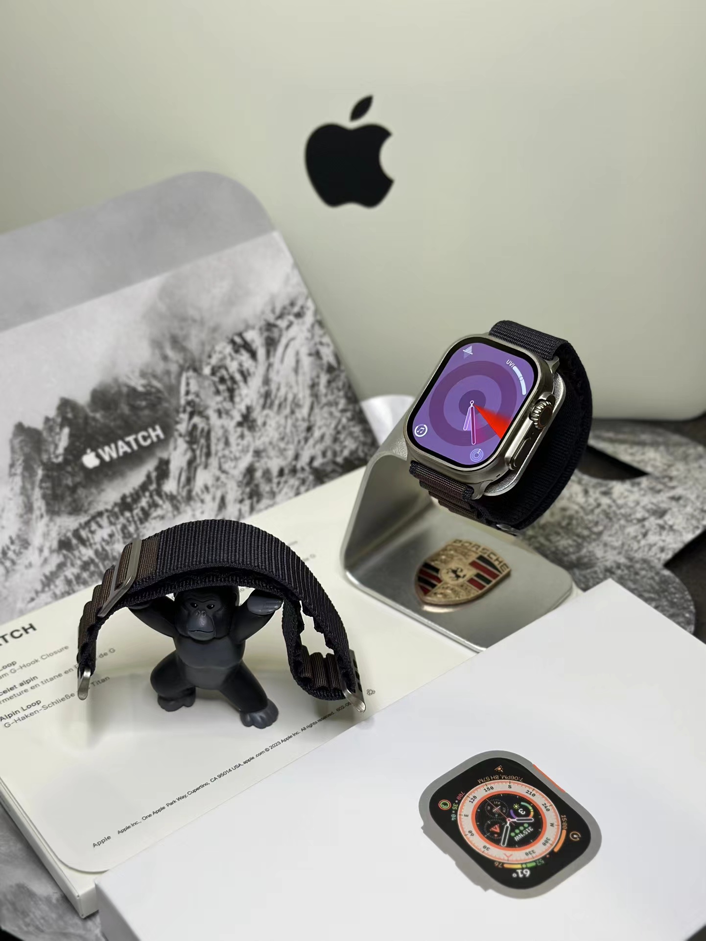 Apple Watch Ultra 2 Smartwatch Titanium Gray