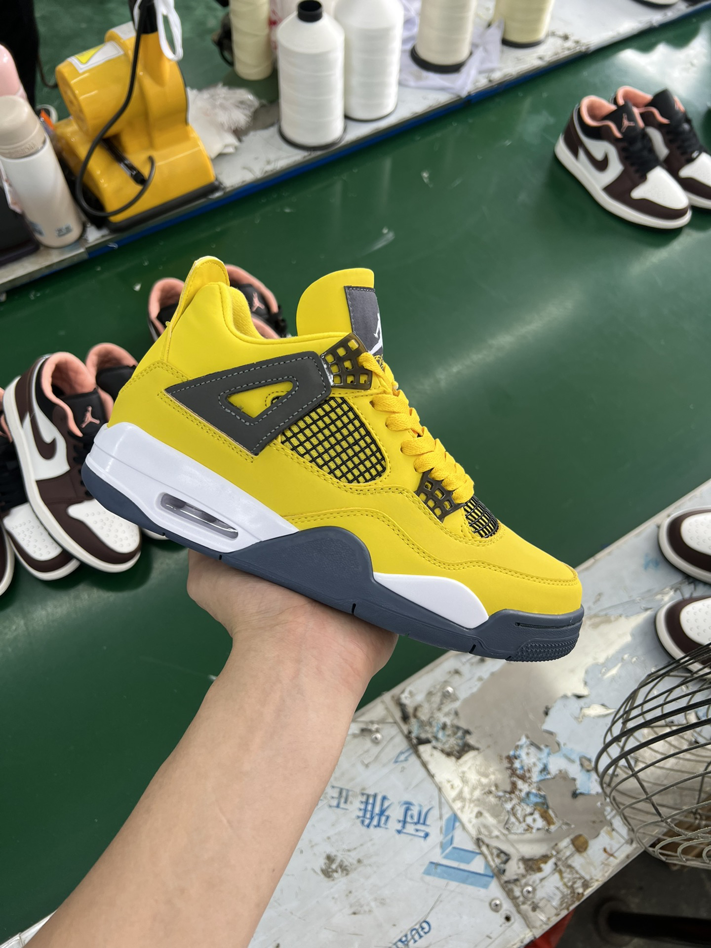 Jordan AJ4 Retro Sneakers Multicolor