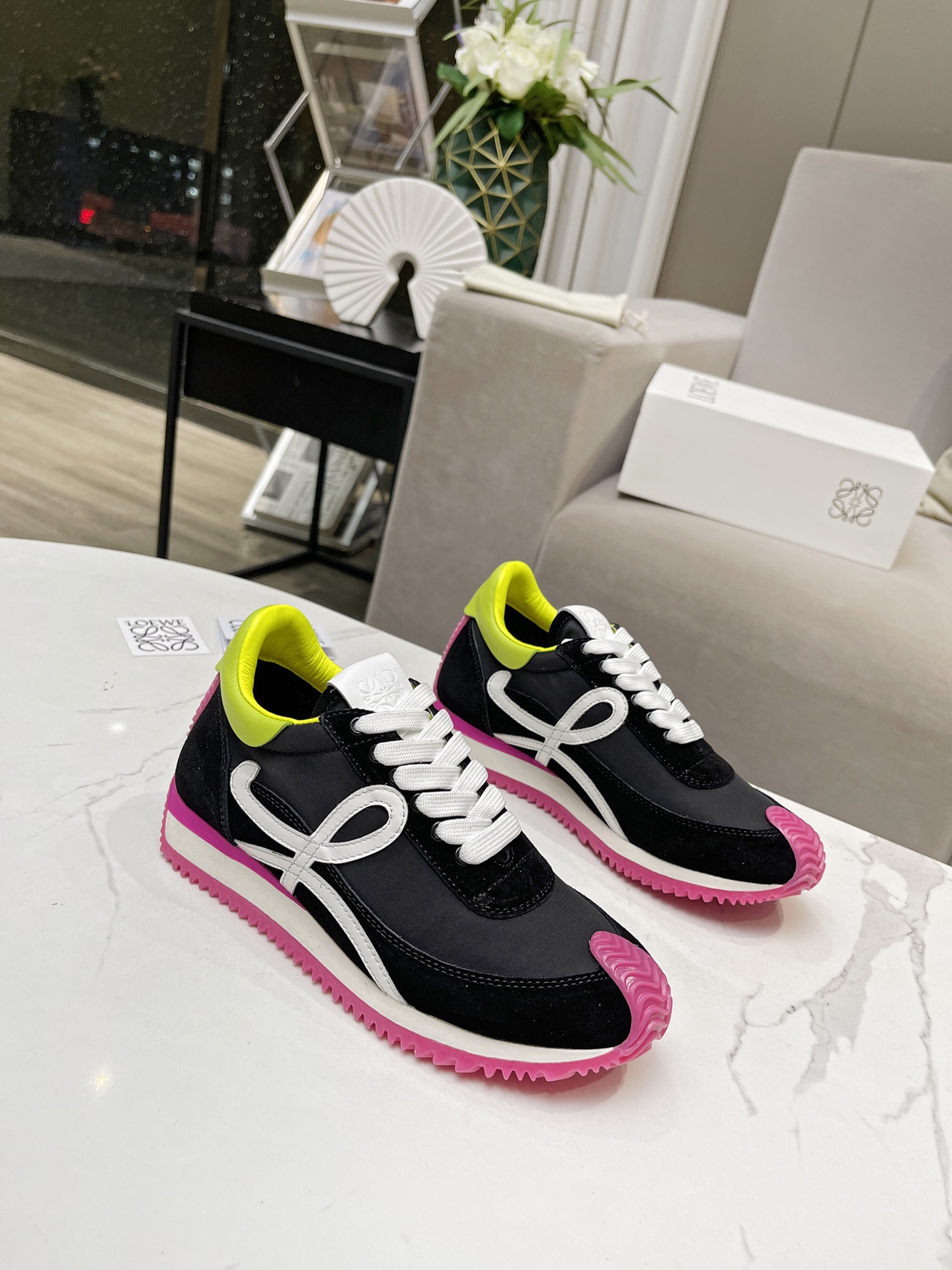 Loewe Hidden Lift Trainer Multi