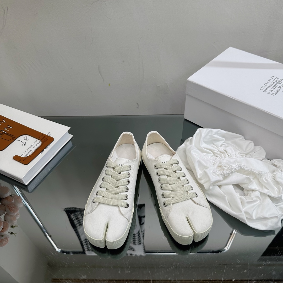 Maison Margiela MM6 Tabi Canvas Sneakers White
