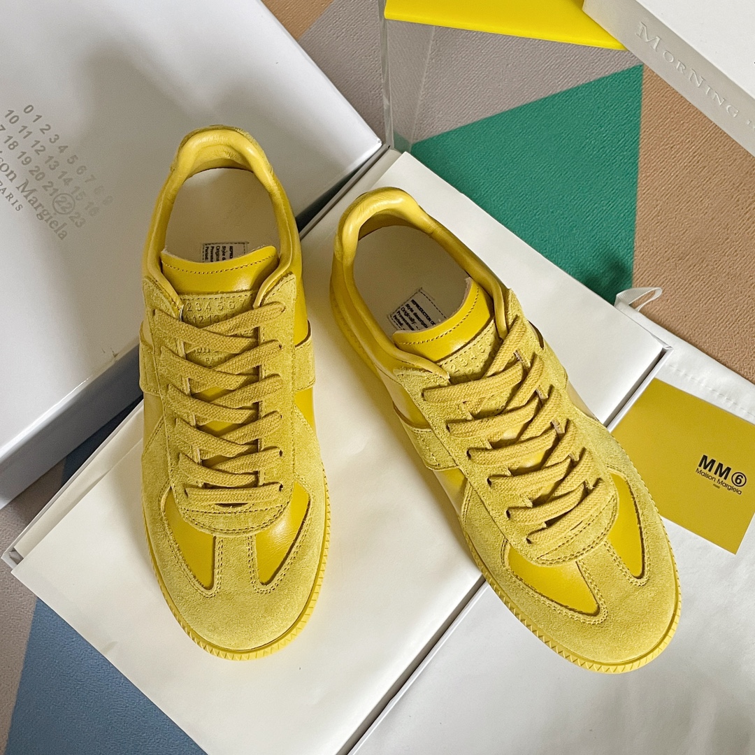 MM6 Maison Margiela T-Toe Trainer Sneakers Yellow