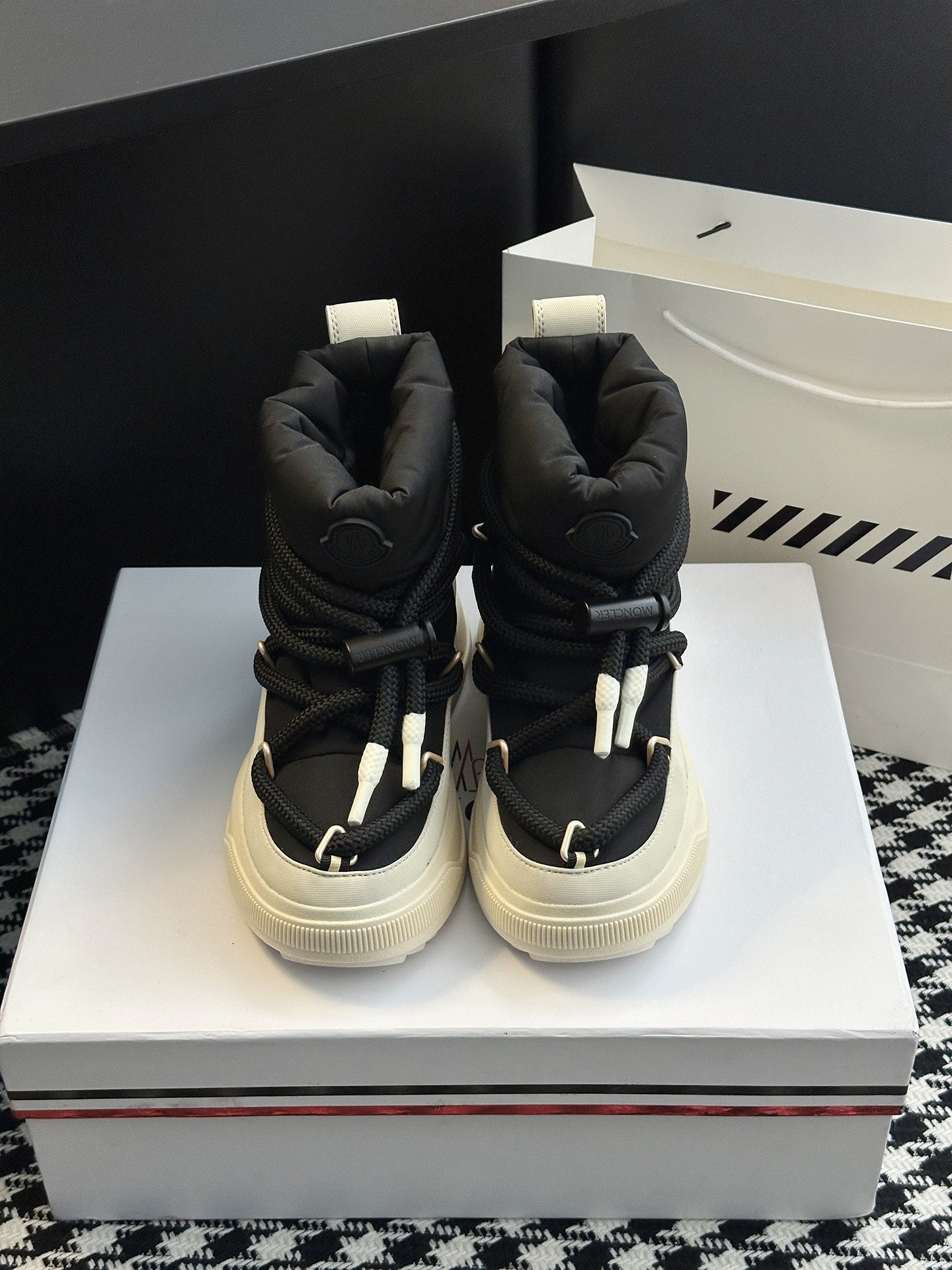 Moncler Altive Mid Down Boots Black