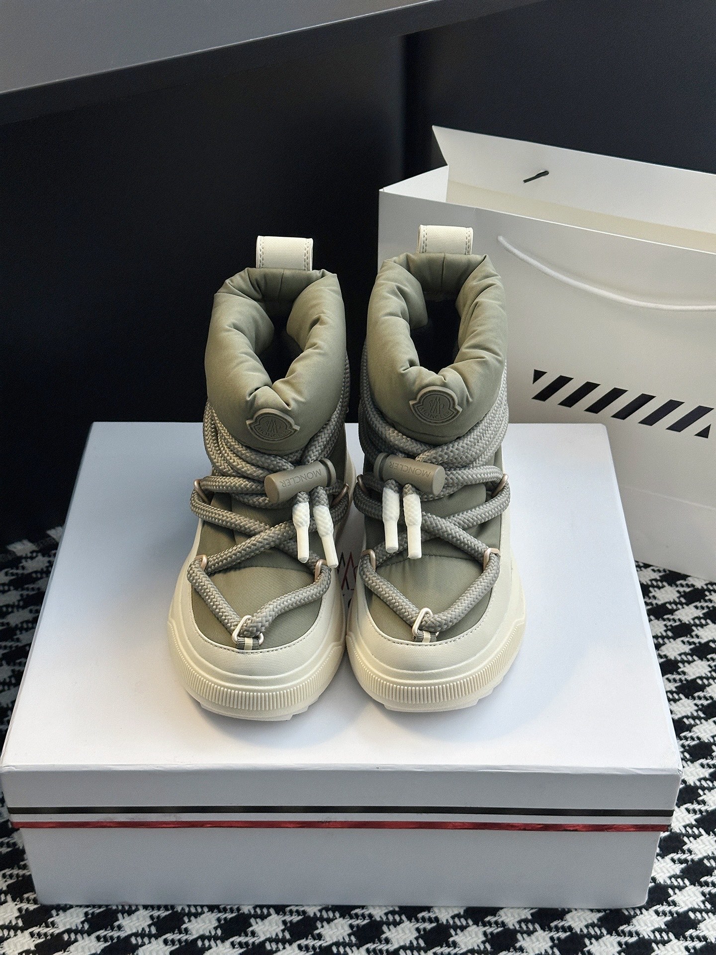 Moncler Altive Mid Snow Boots Olive