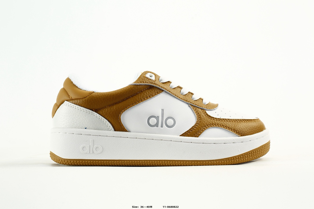 Alo Yoga Alo Runner Low-Top Sneakers Brown/White