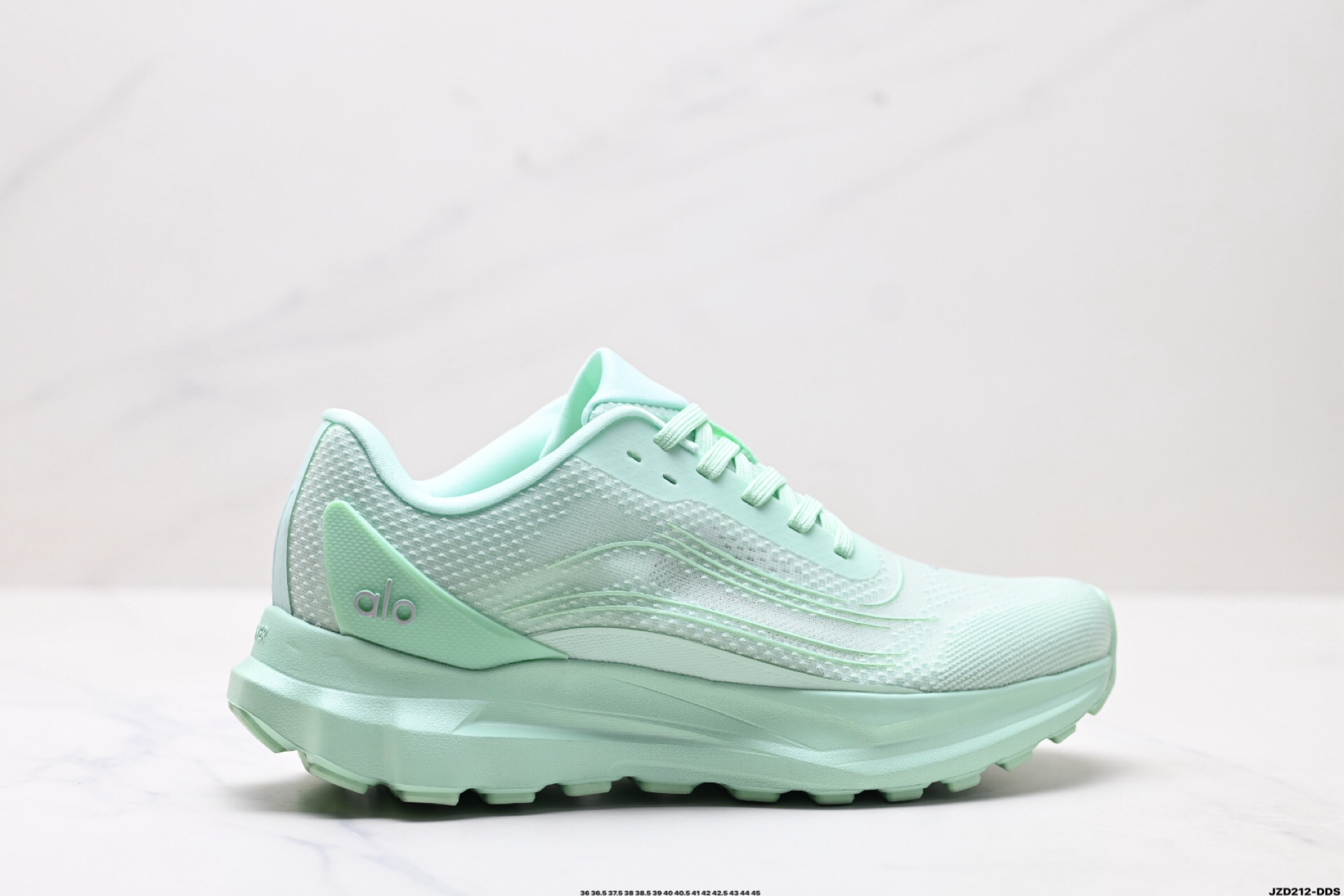 Alo Yoga Alo Runner Sneakers Mint Green