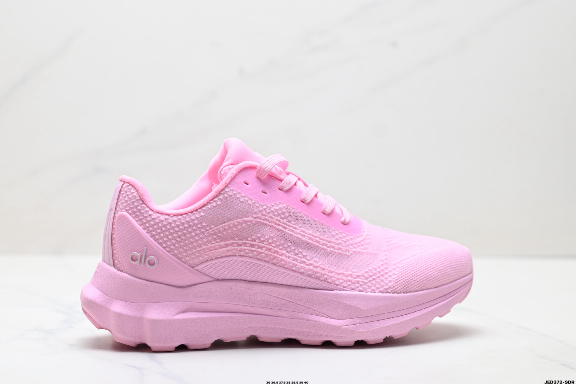 Alo Yoga Alo Runner Breathable Cushioned Sneakers Pink