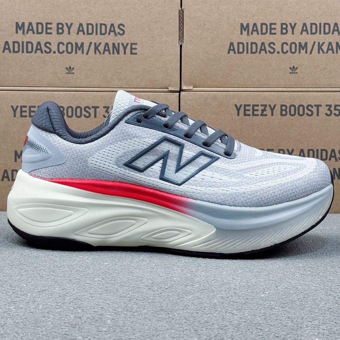 New Balance FuelCell MMORX Runner Gray
