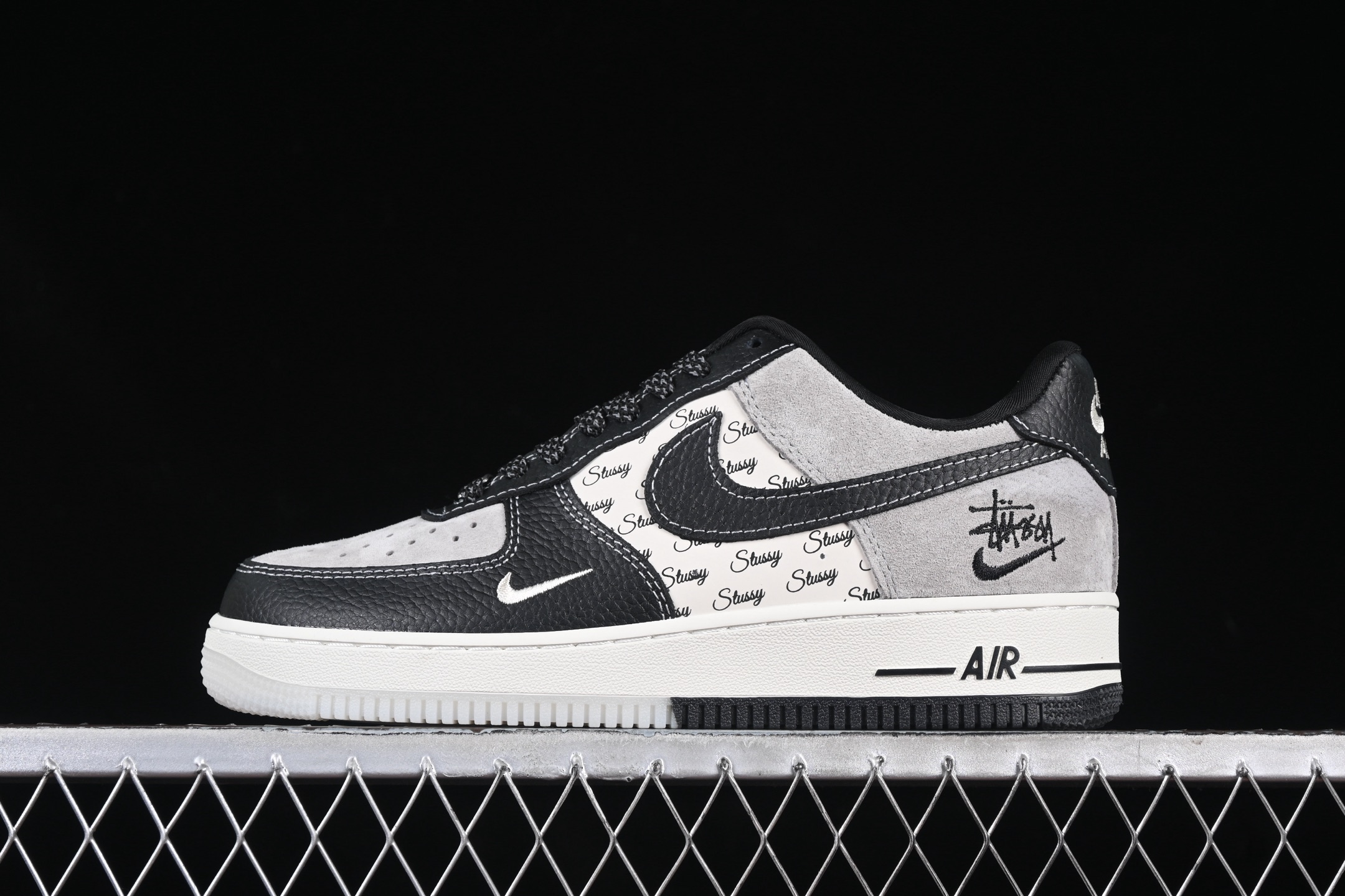 Nike Air Force 1 '07 Low x Stussy Sneakers Black/Grey