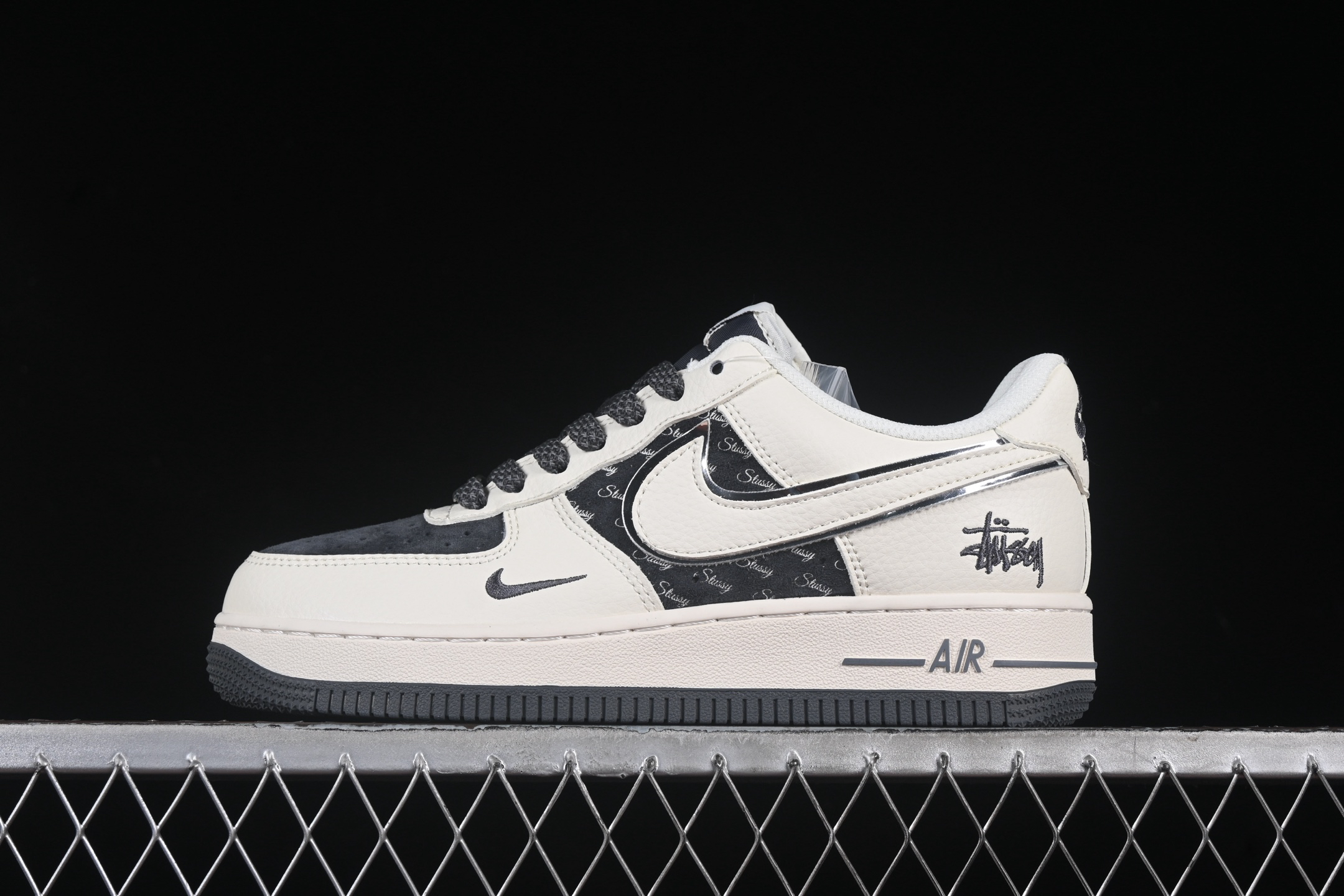 Nike x Stussy Air Force 1 '07 Low Sneakers Beige/Dark Gray