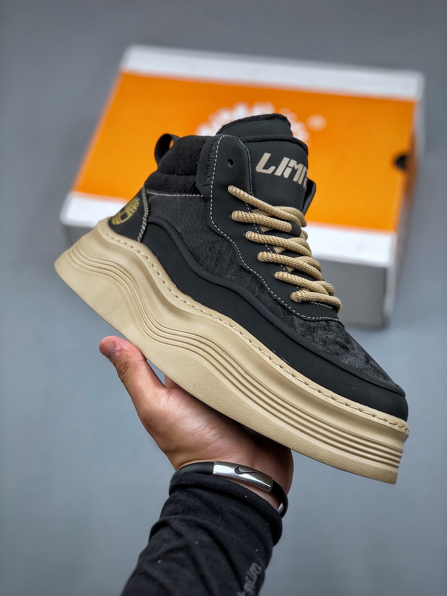 Undefeated x Timberland Fleece-Lined Boots Black/Tan