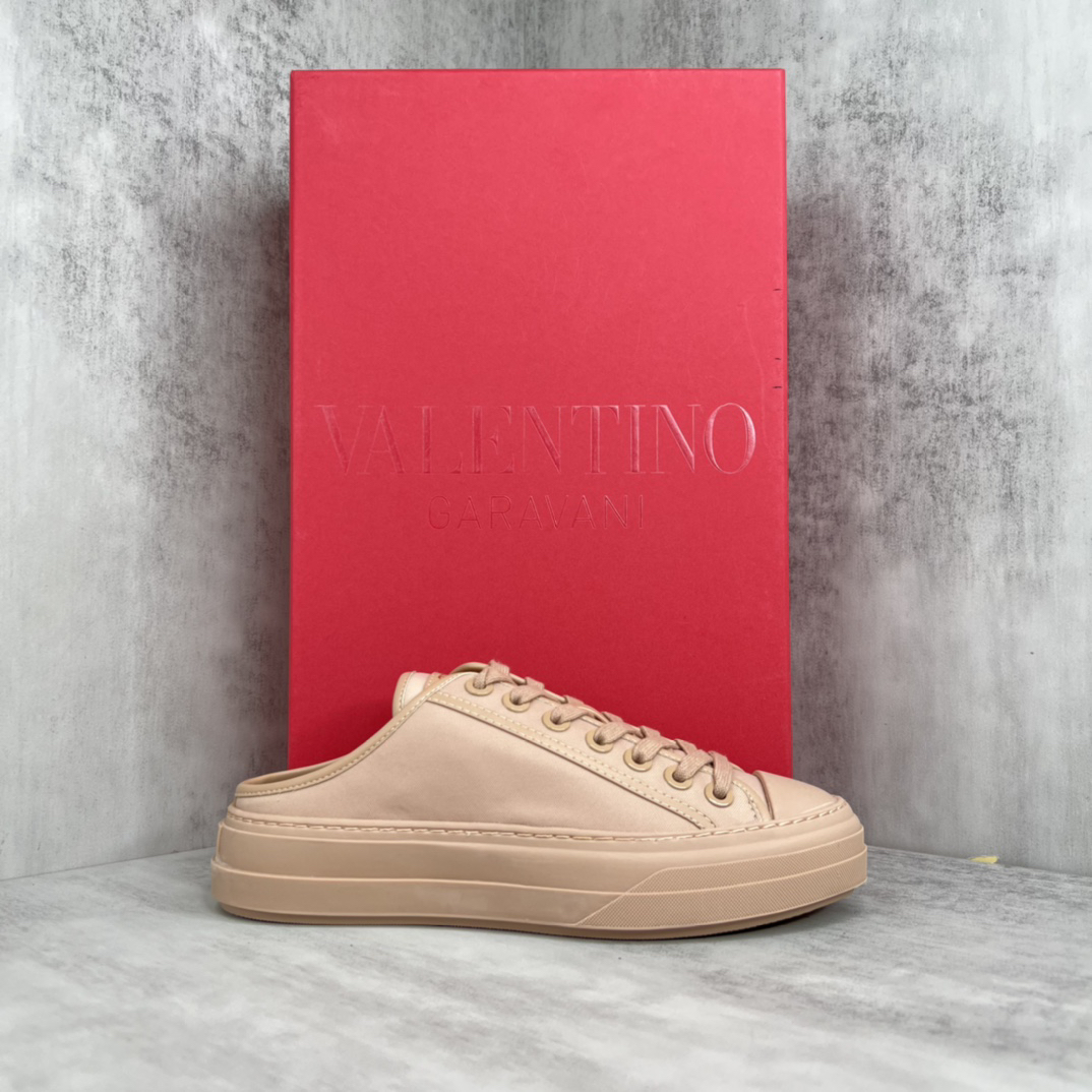 Valentino Garavani TotaloopV Mule Sneakers Beige