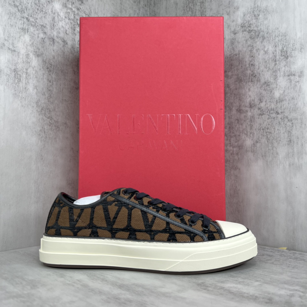 Valentino Garavani V Logo Low-Top Sneakers Brown