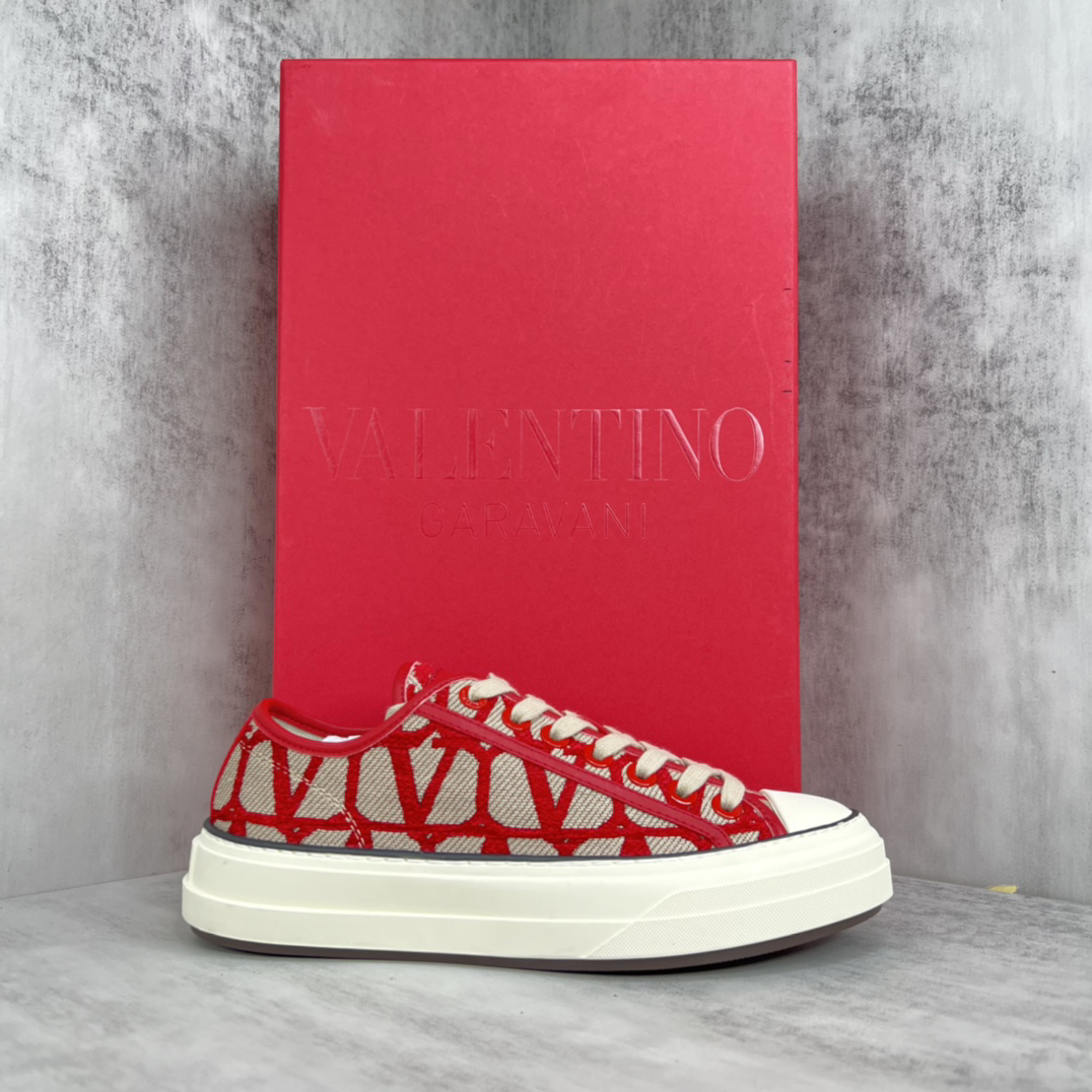 Valentino Garavani TotaloopV Low-Top Sneakers Red