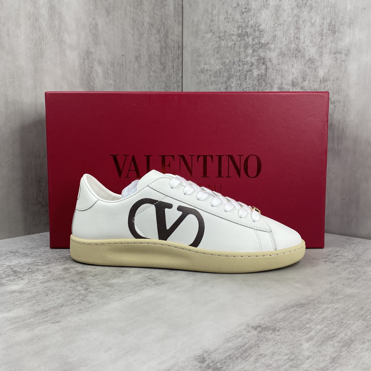 Valentino V-Logo Low-Top Sneakers White