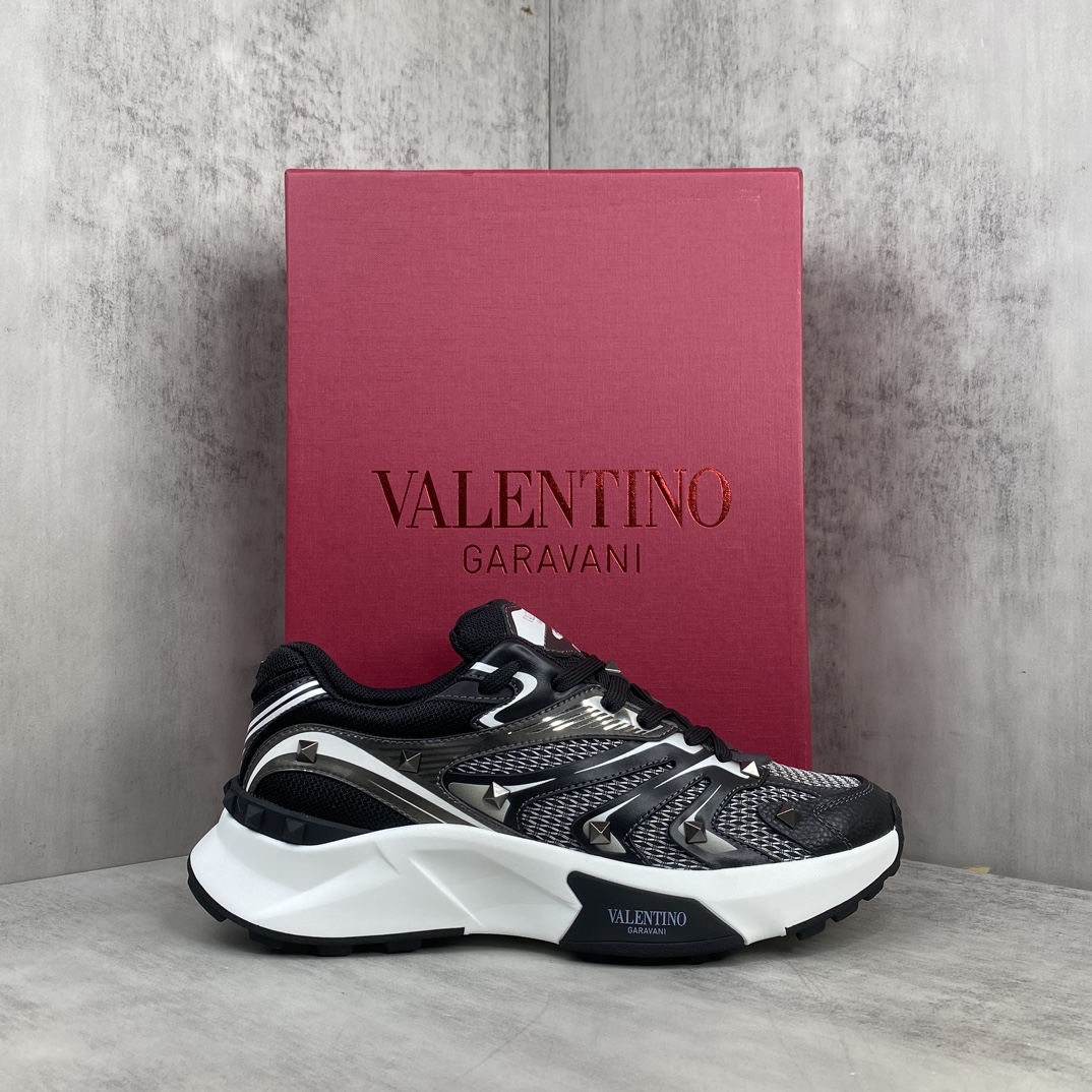Valentino Garavani Totaloop V Sneakers Black