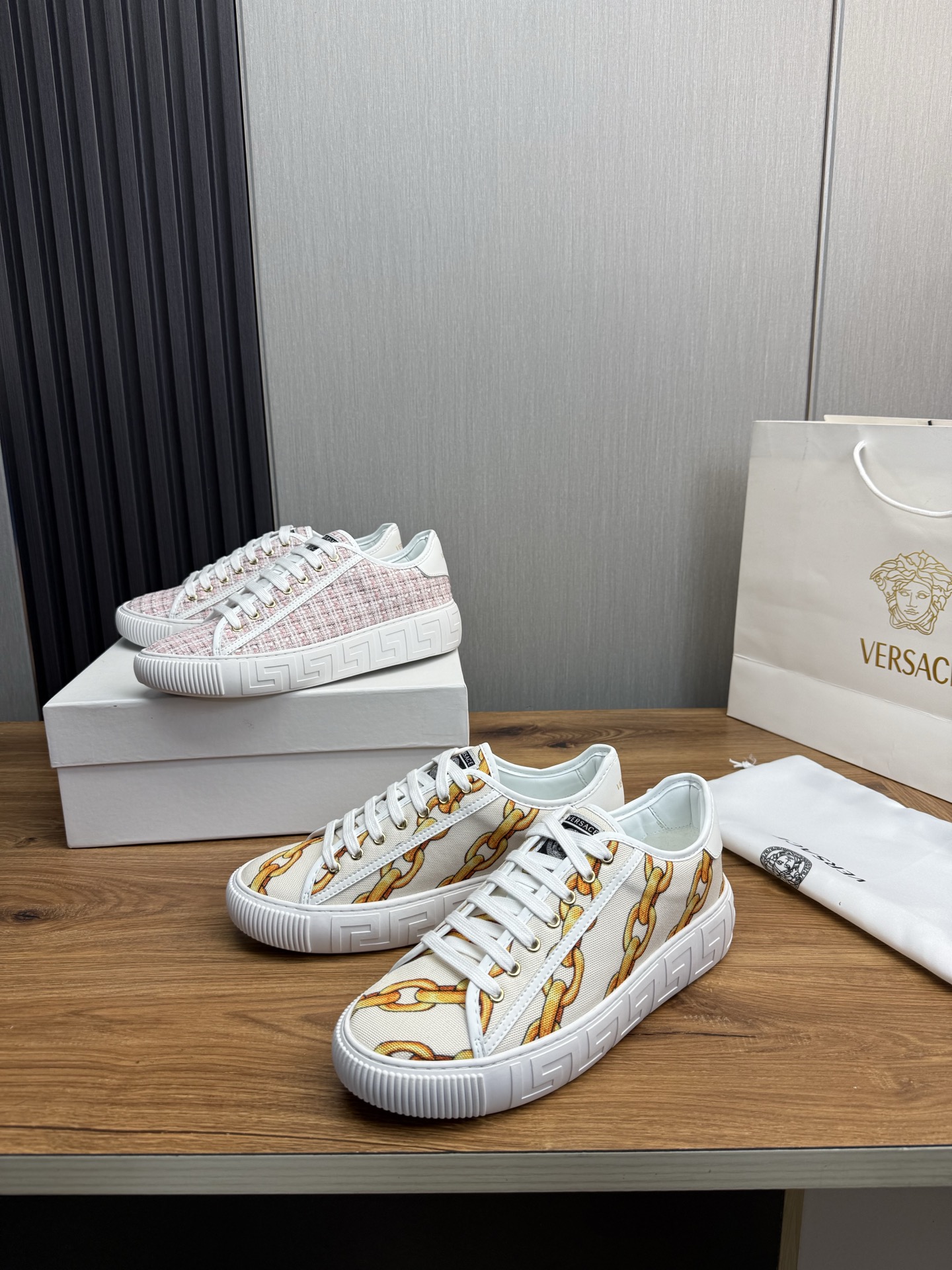 Versace Chain Print Low-Top Sneakers Multicolor