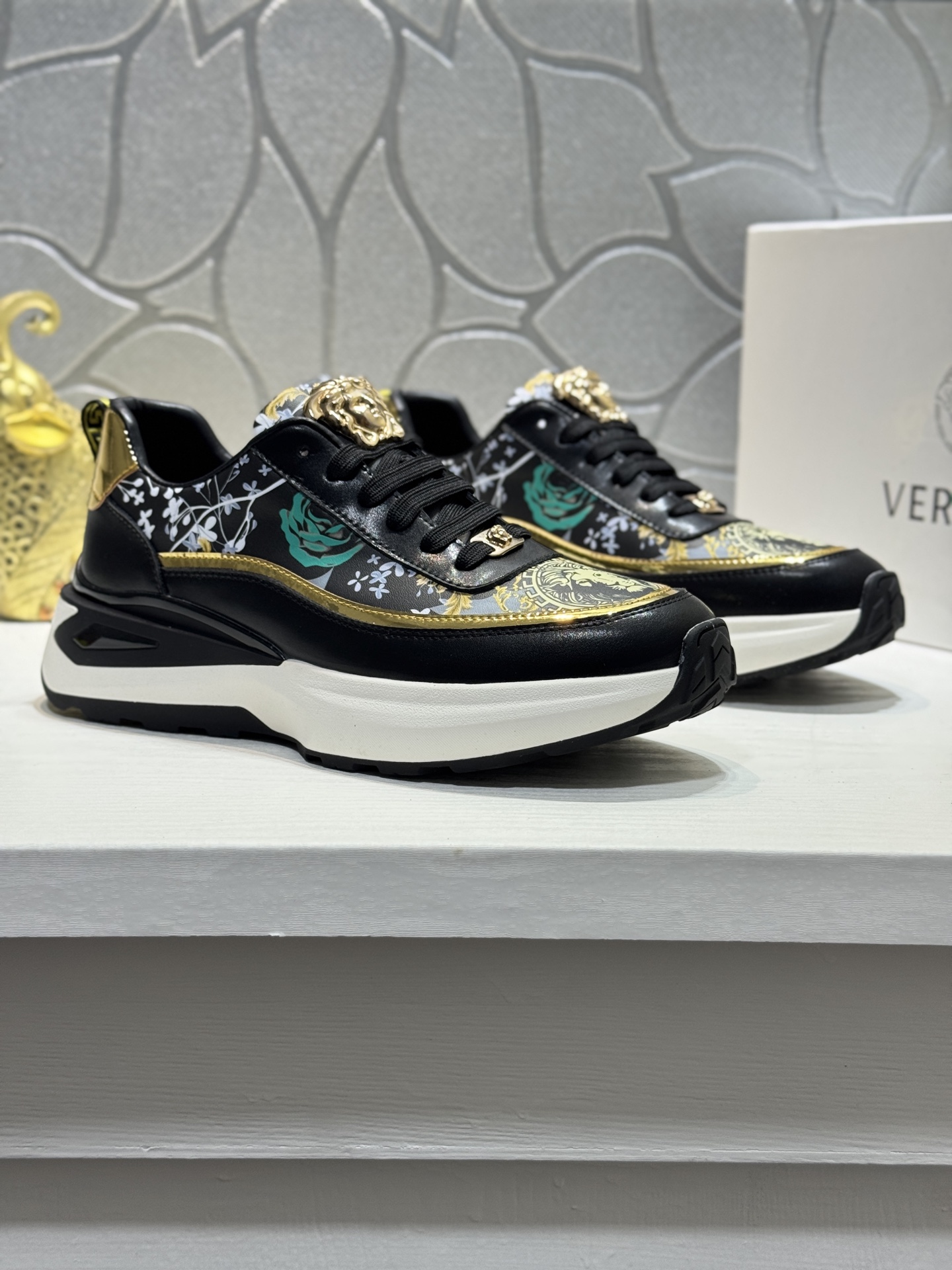 Versace Medusa Leather Sneakers Black/Gold
