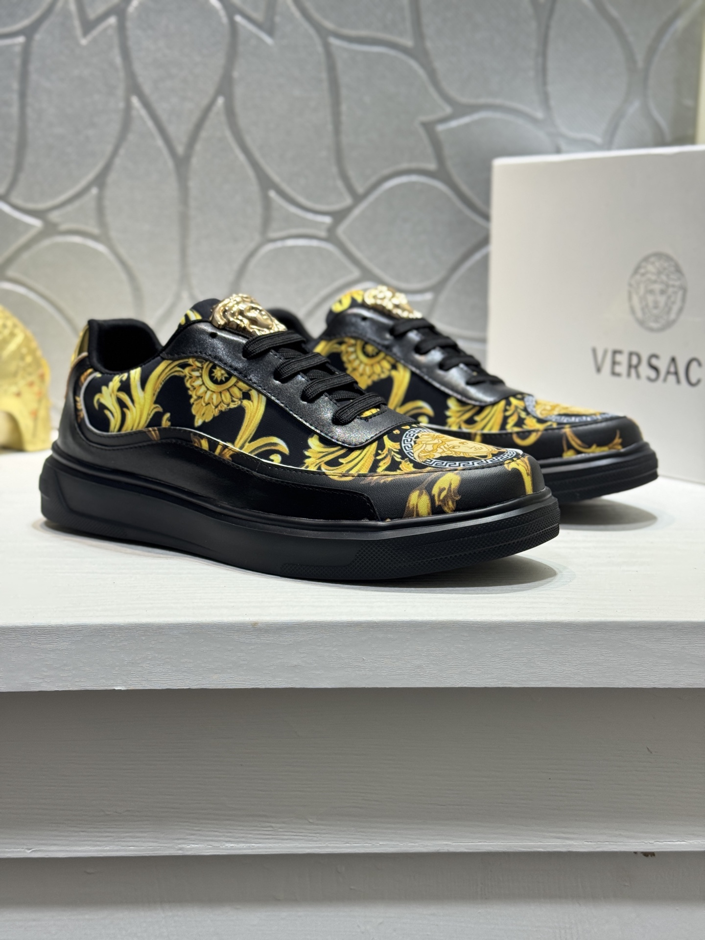 Versace Baroque Leather Sneakers Black/Gold