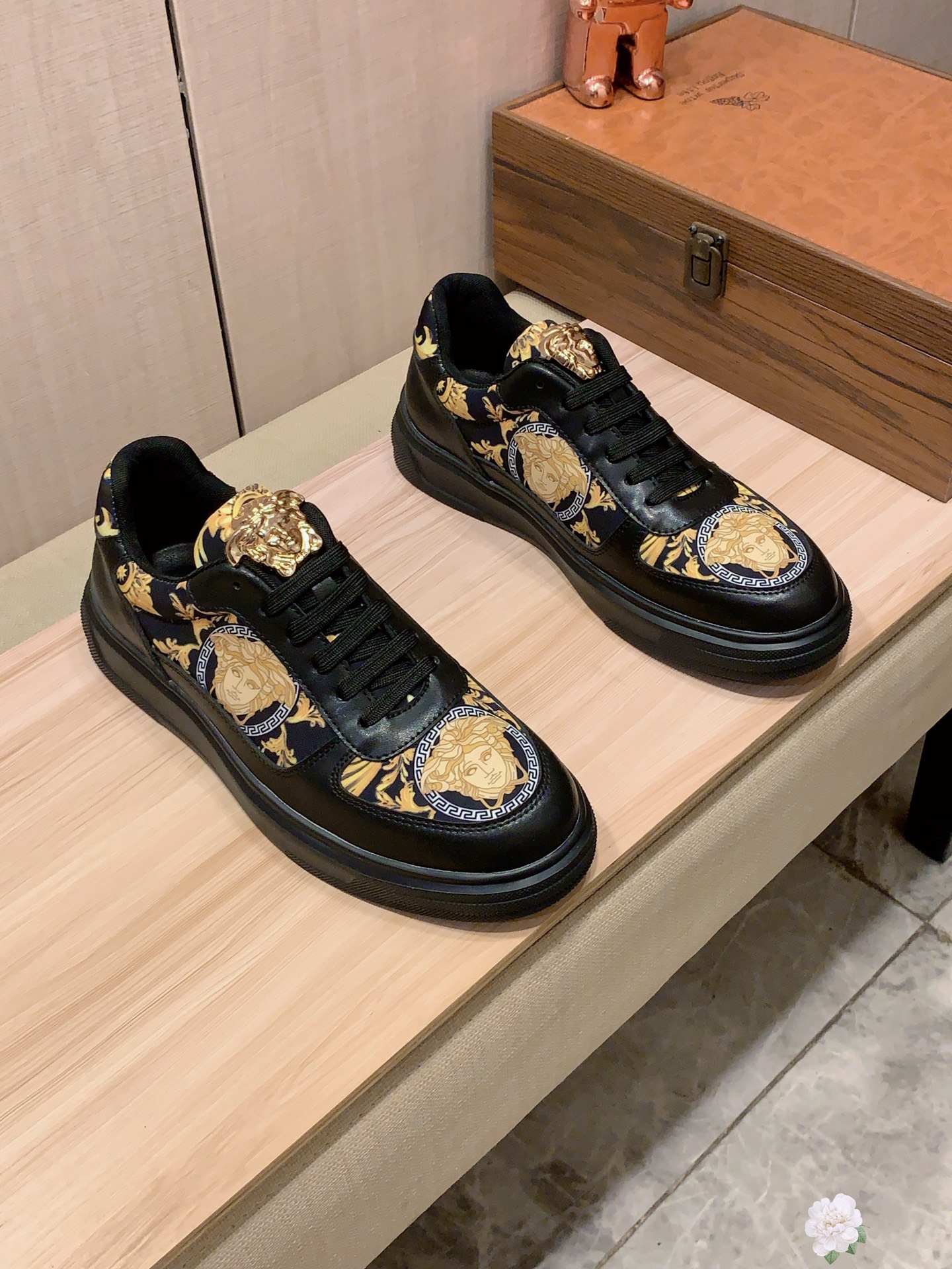 Versace Medusa Baroque Low-Top Sneakers Black/Gold