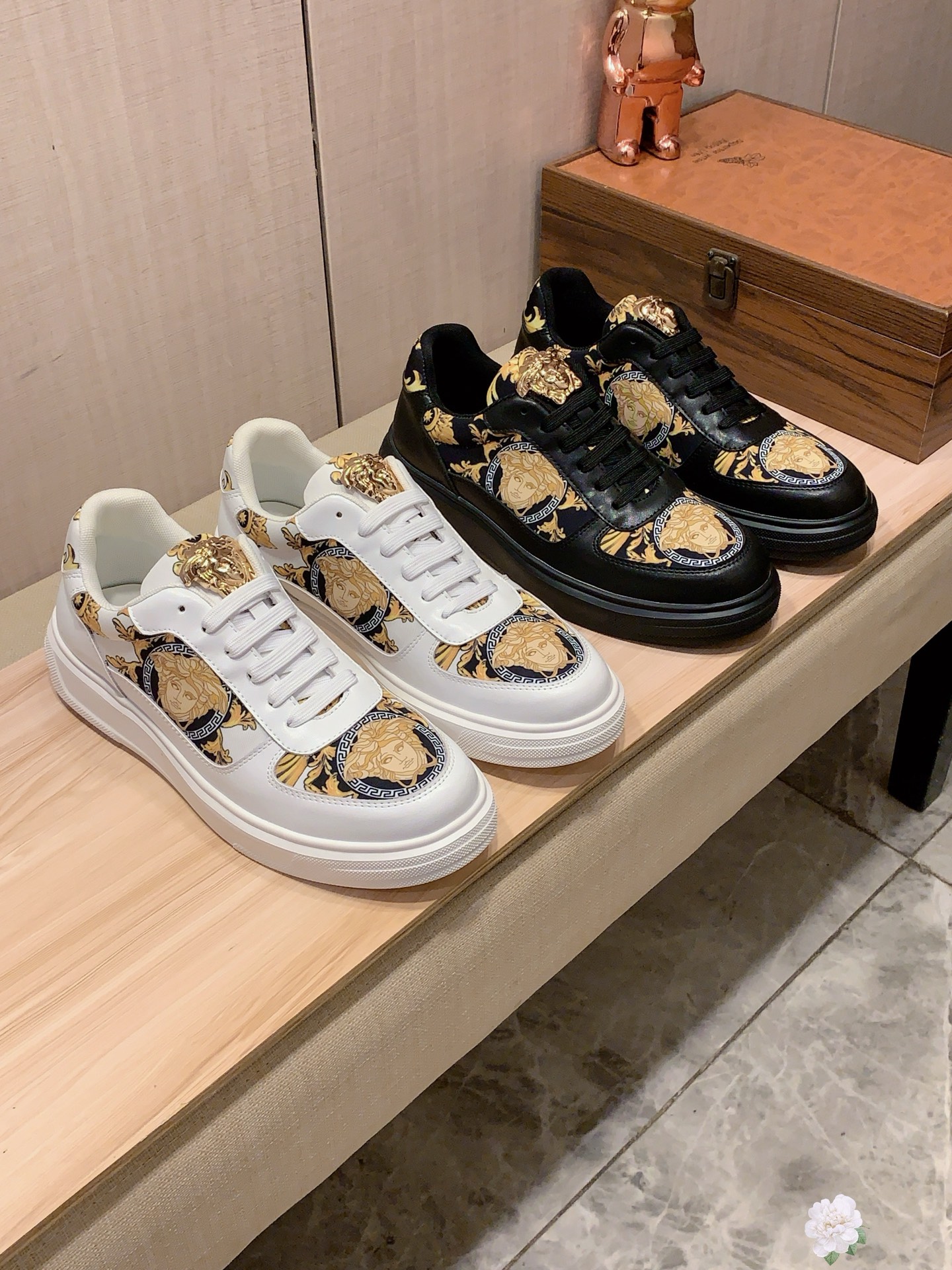 Versace Medusa Low-Top Sneakers Multicolor