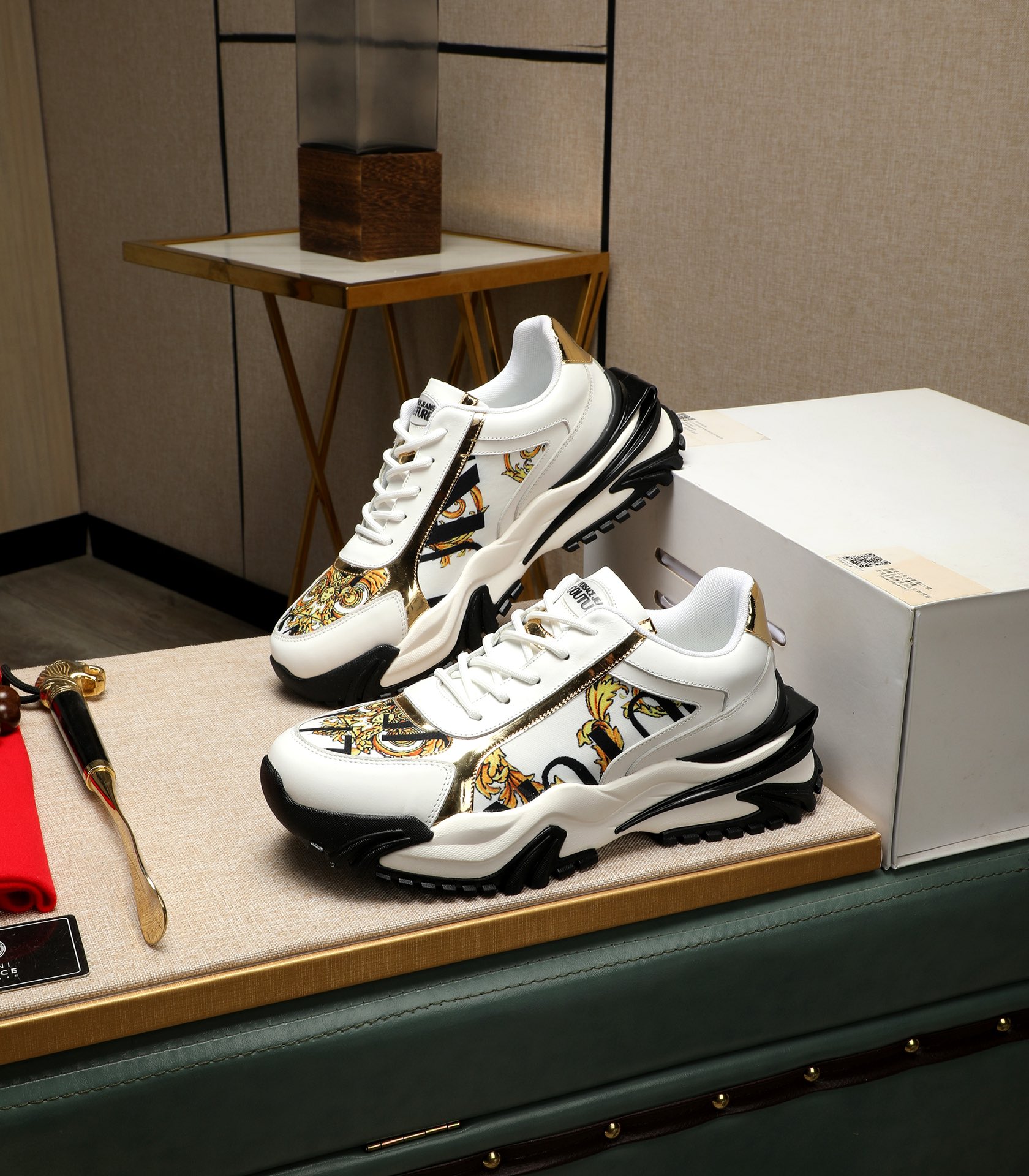 Versace Jeans Couture Chunky Sneakers White/Gold