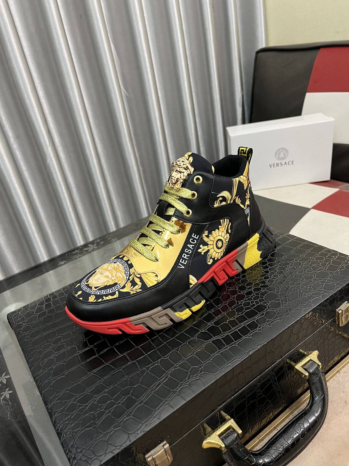 Versace Medusa High-Top Sneakers Black/Gold