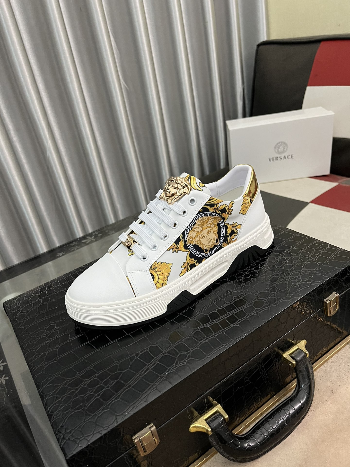 Versace Medusa Leather Sneakers White/Gold