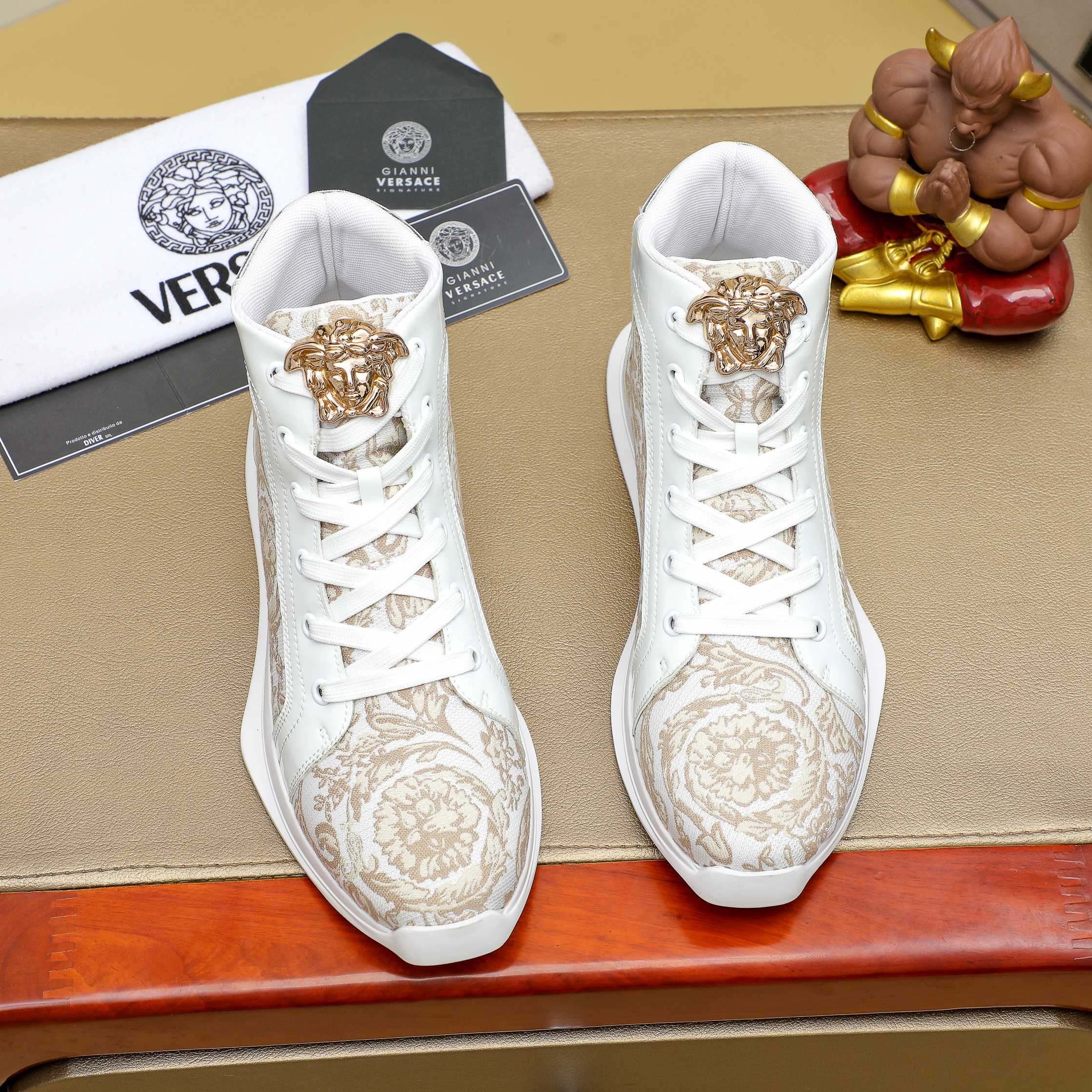 Versace Medusa High-Top Sneakers White/Gold