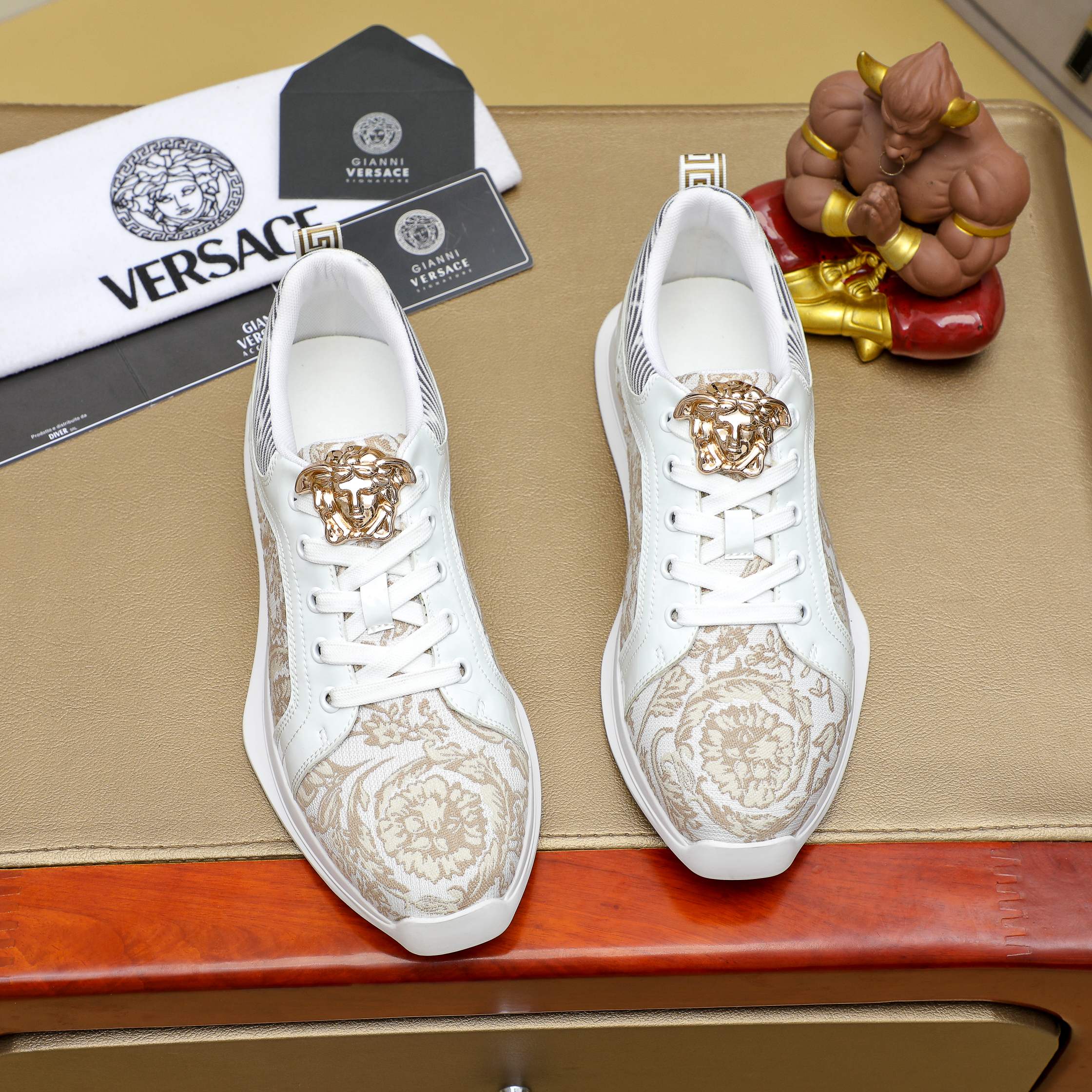 Versace Medusa Jacquard Sneakers White/Gold