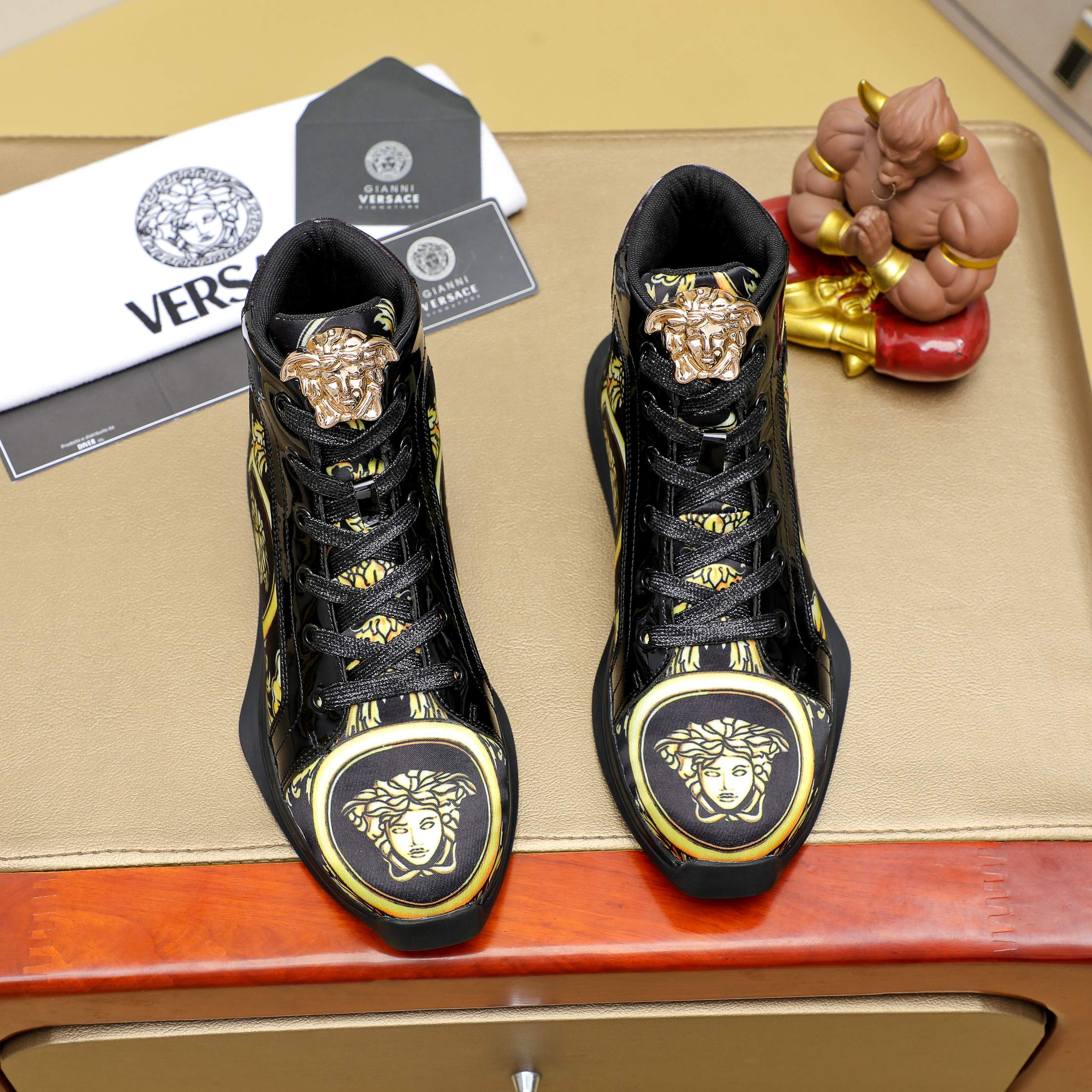 Versace Medusa High-Top Sneakers Black/Gold