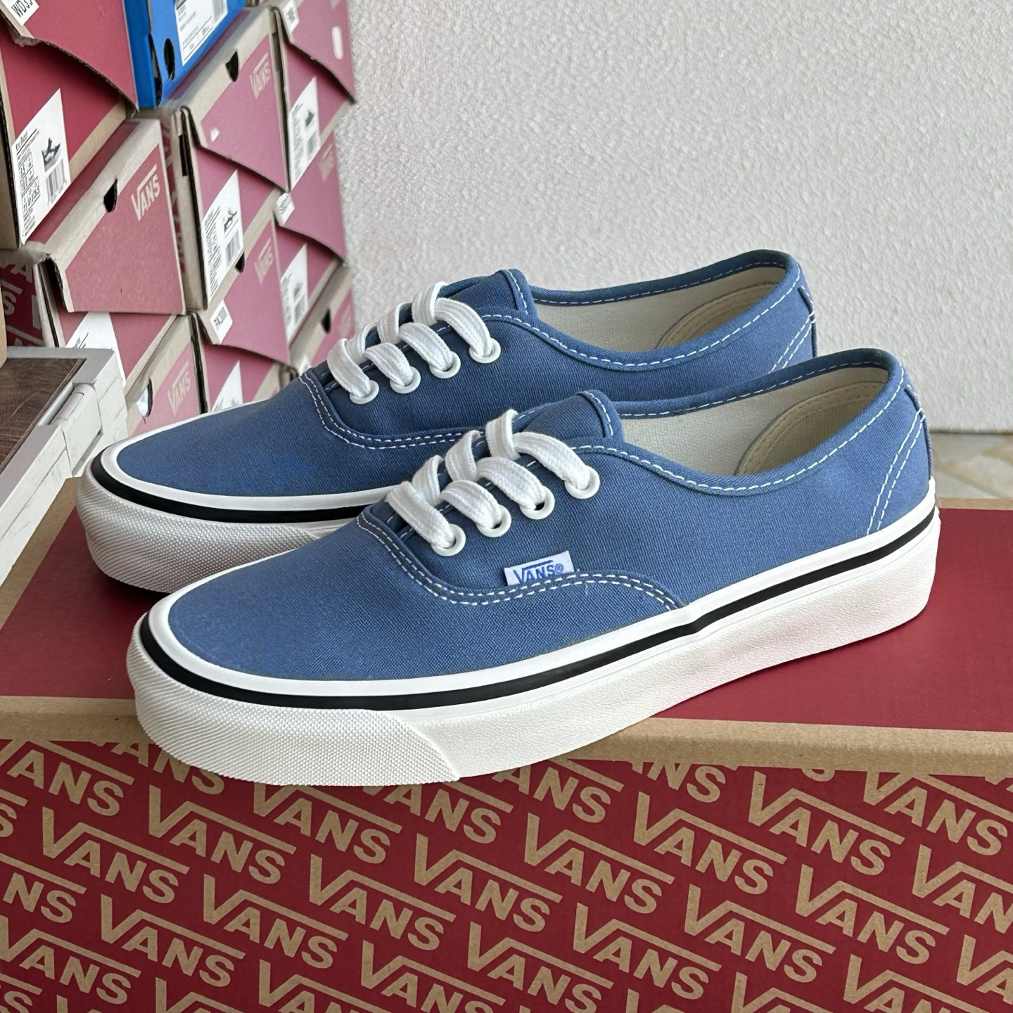 Vans Authentic 44 DX Low-Top Skate Shoes Navy Blue