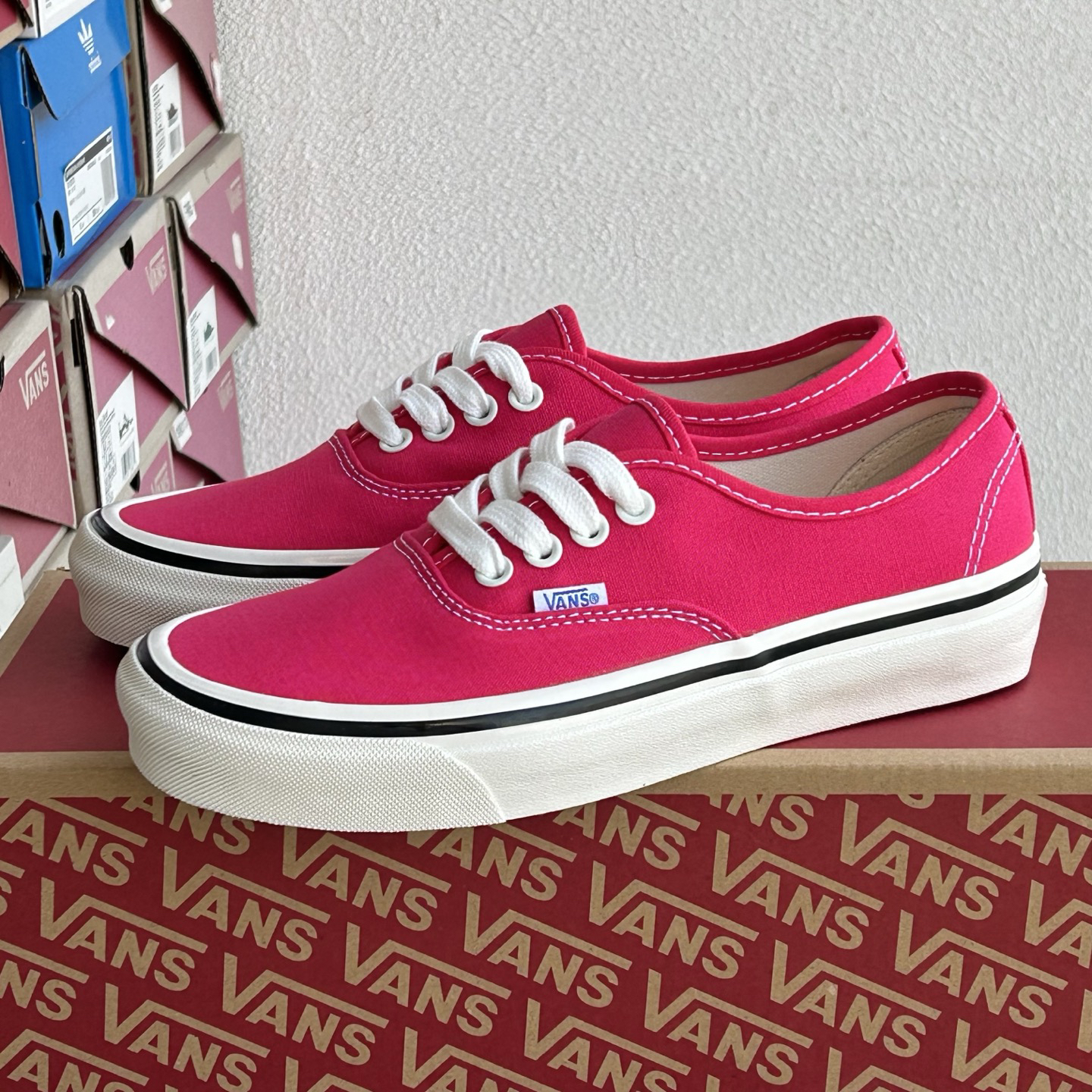 Vans Authentic 44 DX Low-Top Skate Shoes Pink