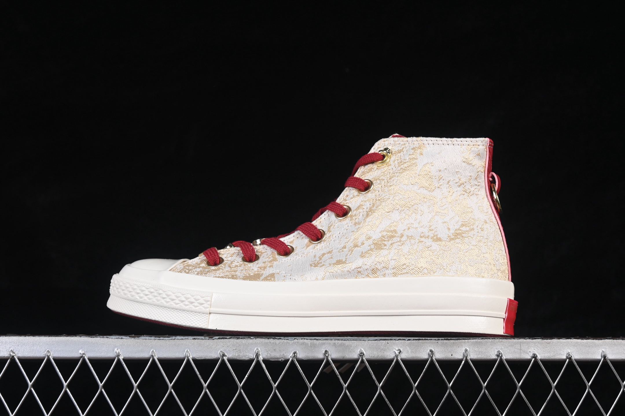 Converse Chuck 70 Stars Court High-Top Sneakers Beige/Red