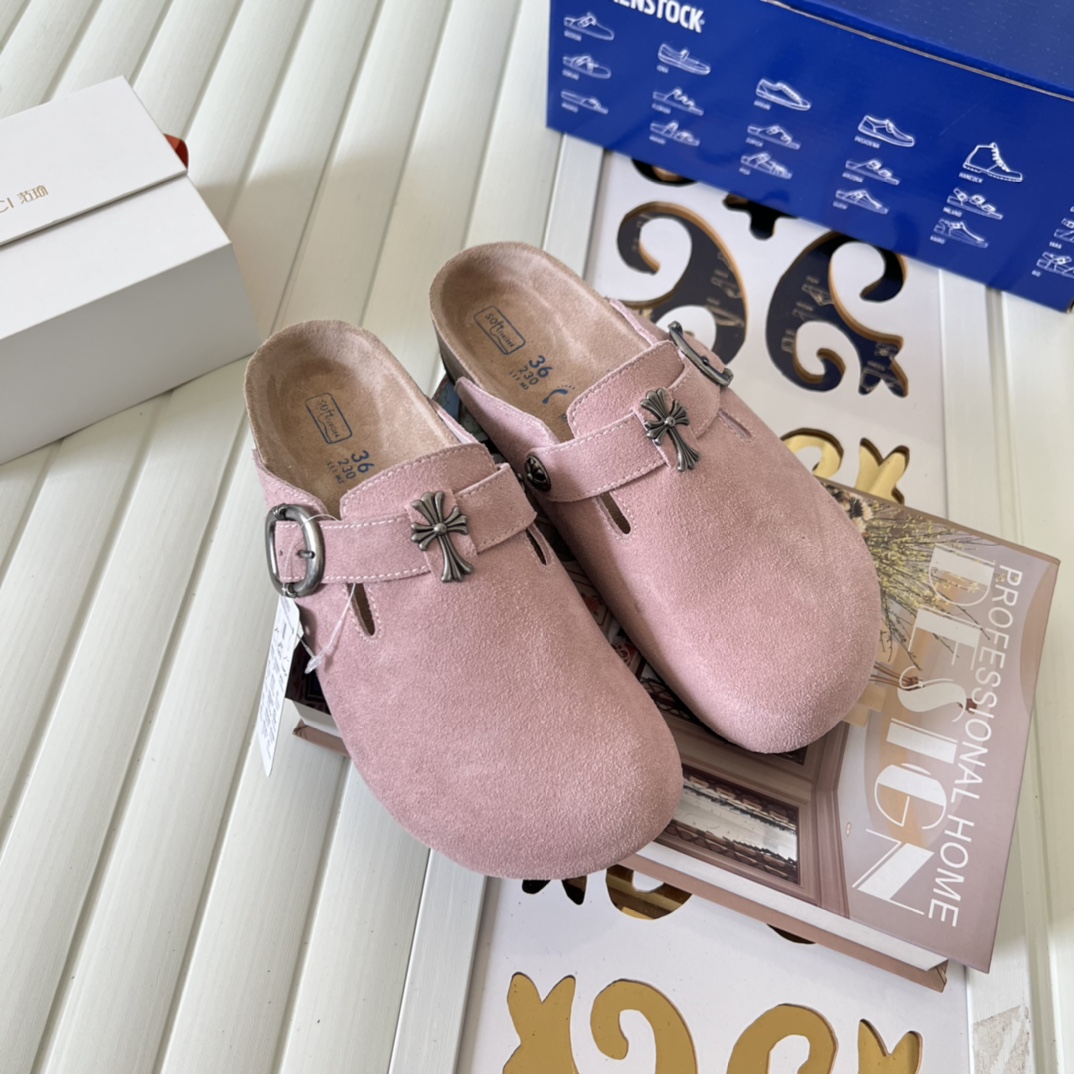 Birkenstock Suede Clogs Pink